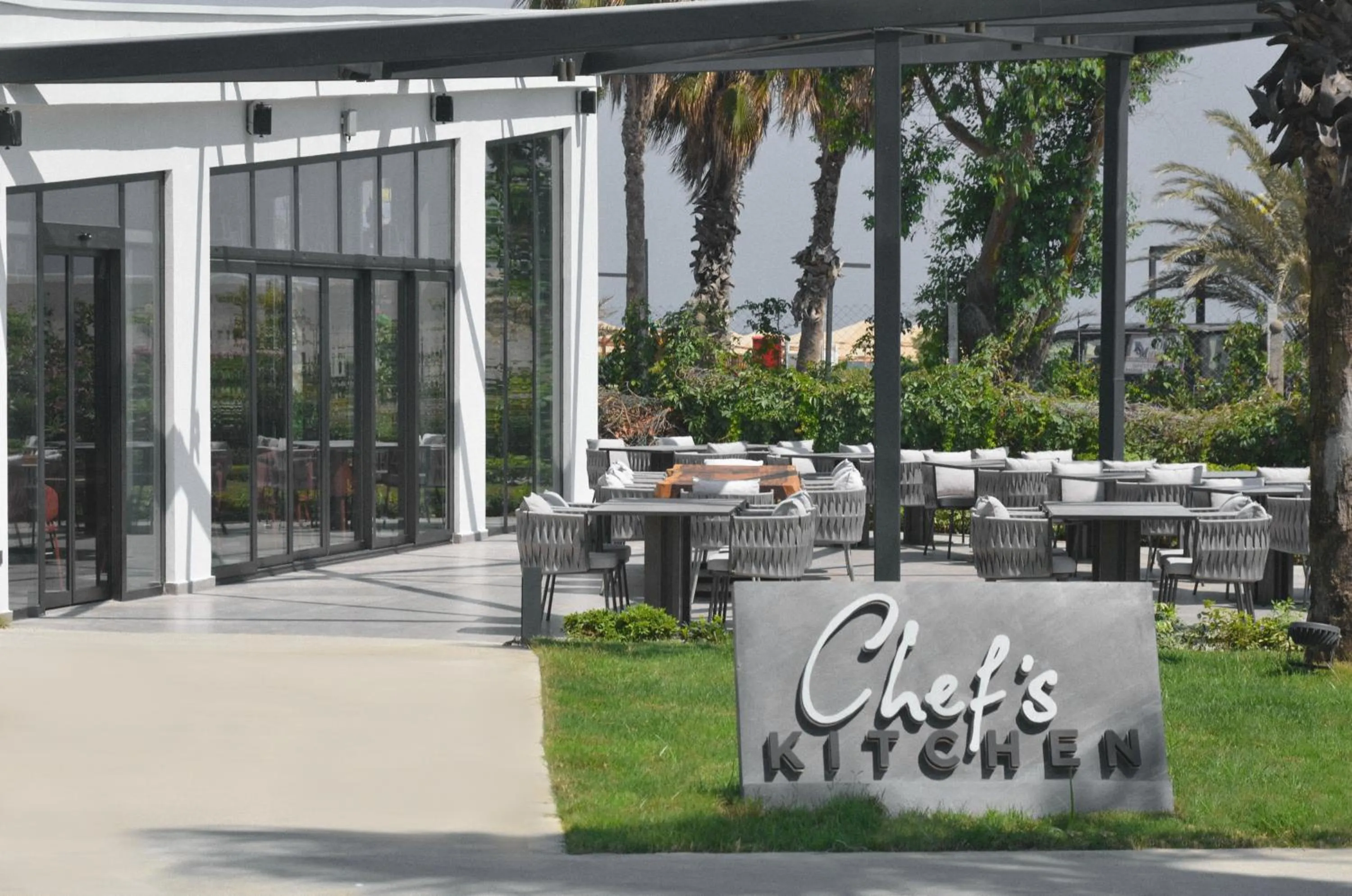 Restaurant/places to eat in Paloma Finesse Side