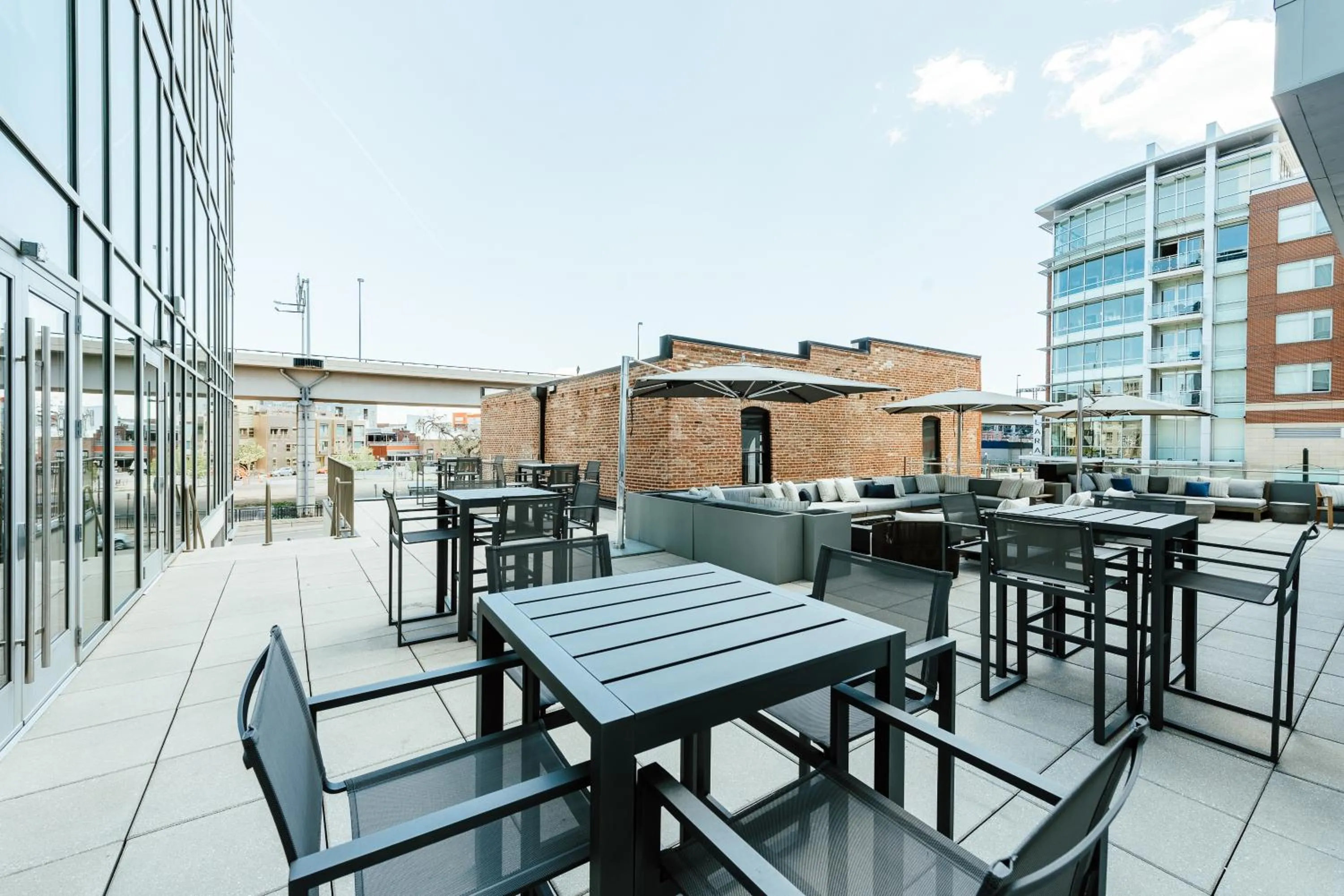 Patio in Hilton Garden Inn Denver Union Station