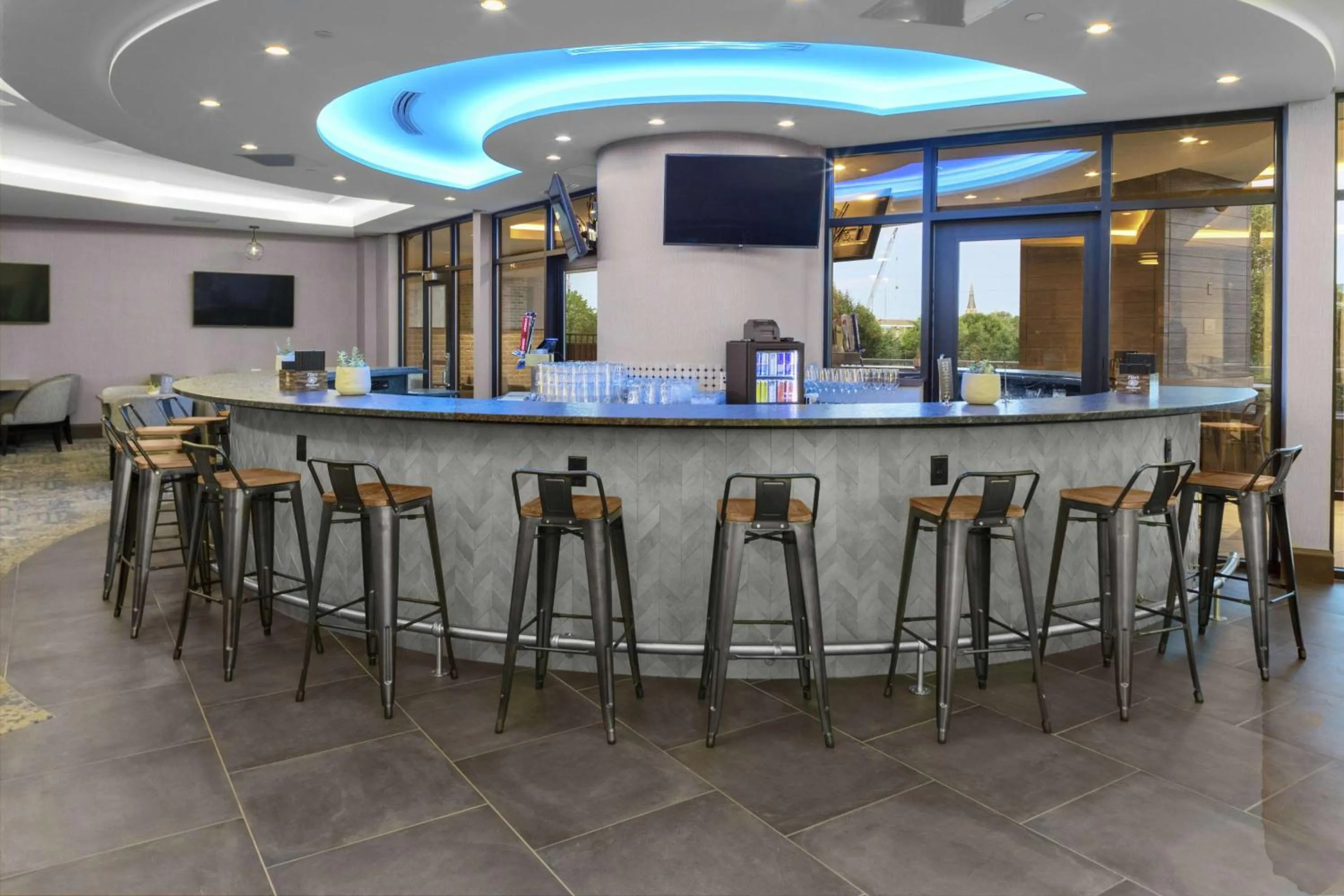 Lounge or bar in Embassy Suites By Hilton Grand Rapids Downtown