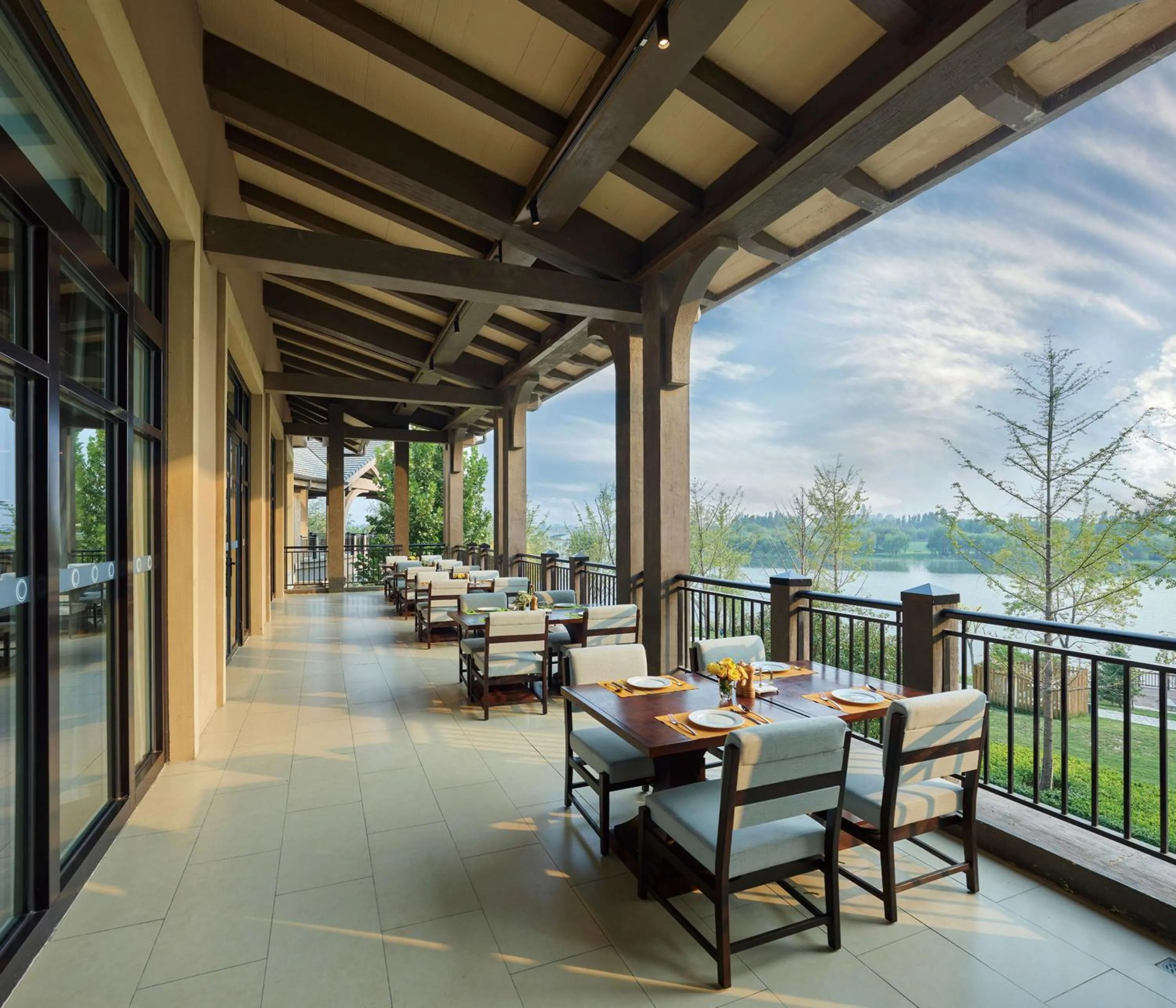 Restaurant/places to eat in Hilton Wenan