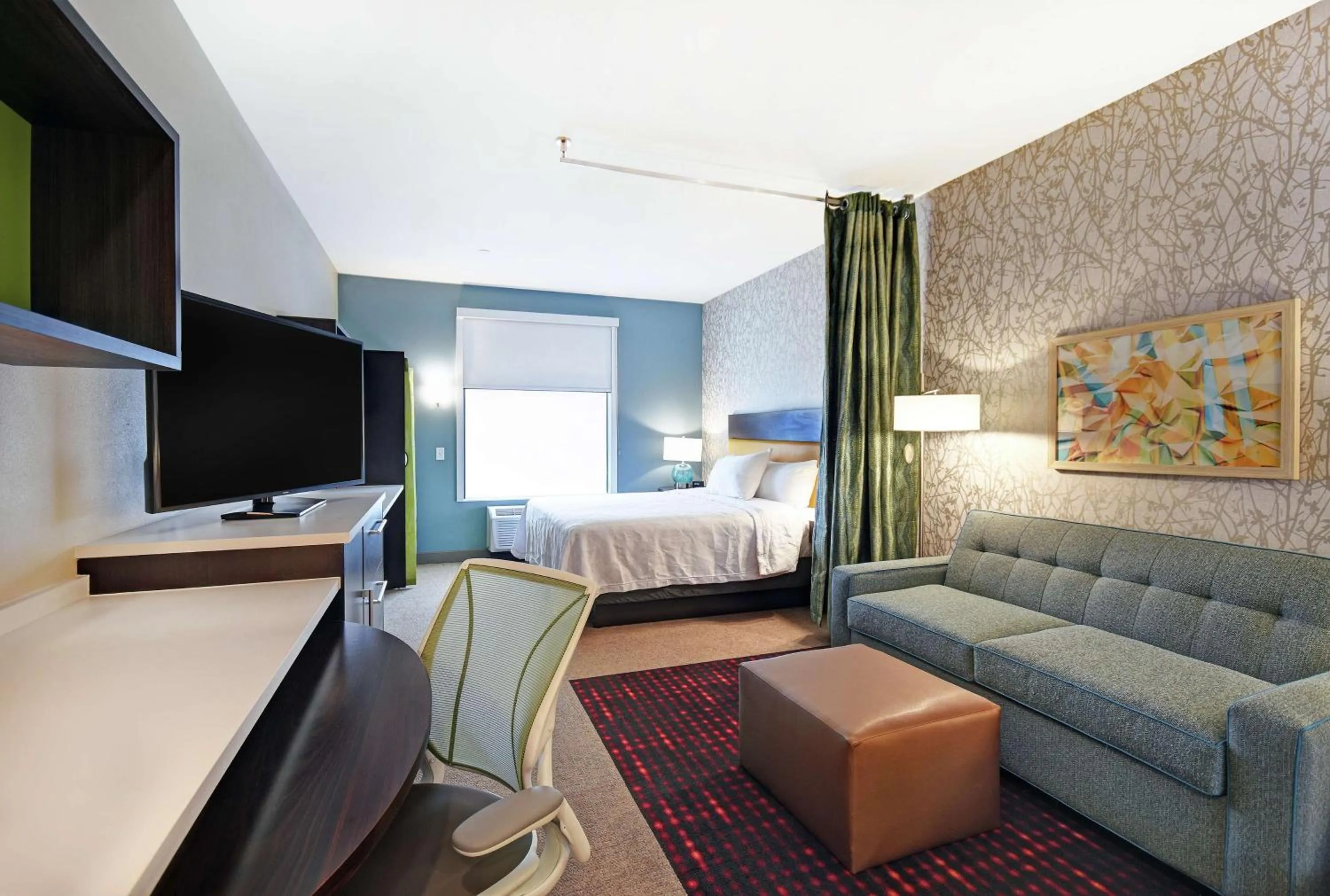 Bedroom, Bed in Home2 Suites By Hilton Beloit