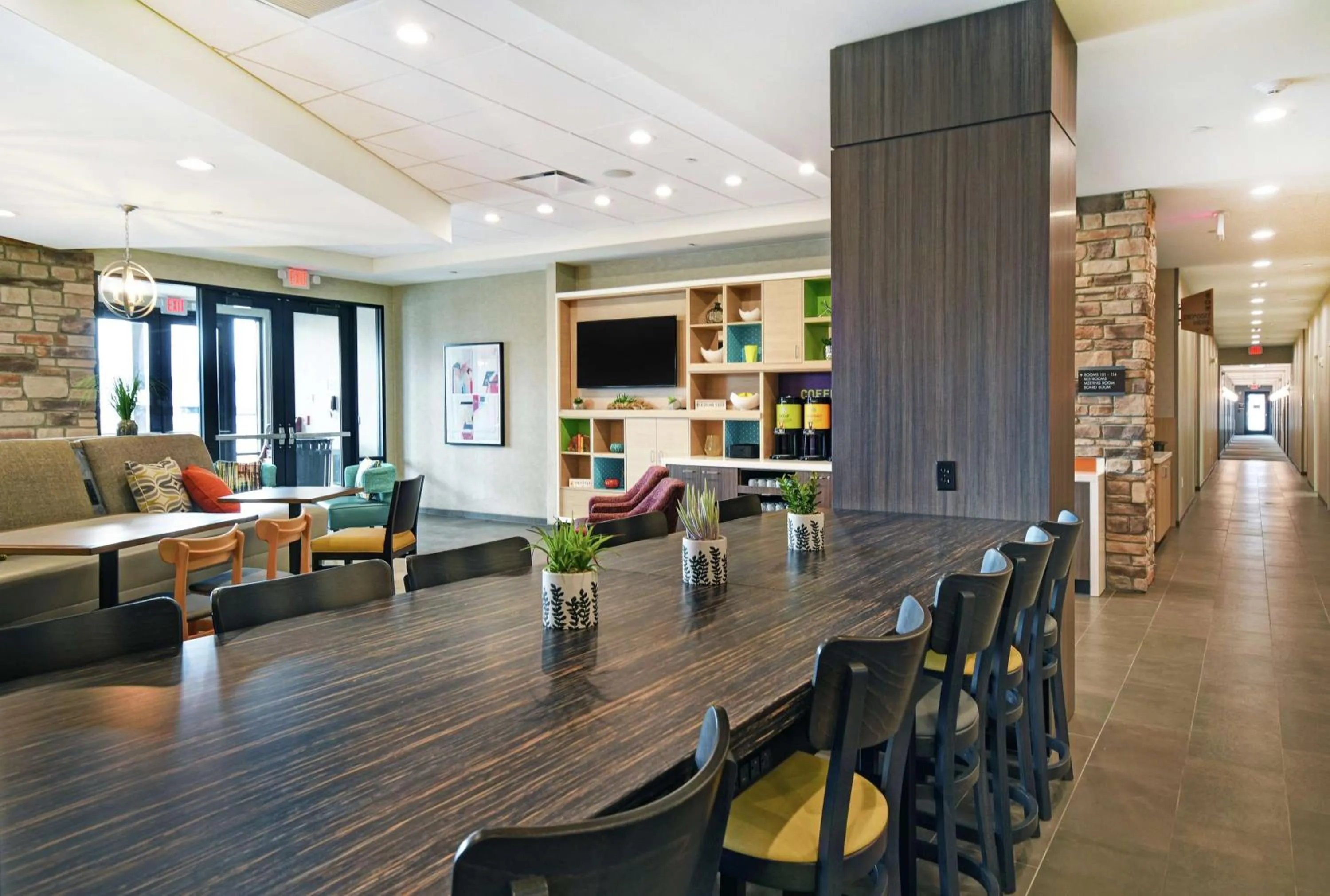 Lobby or reception in Home2 Suites By Hilton Beloit