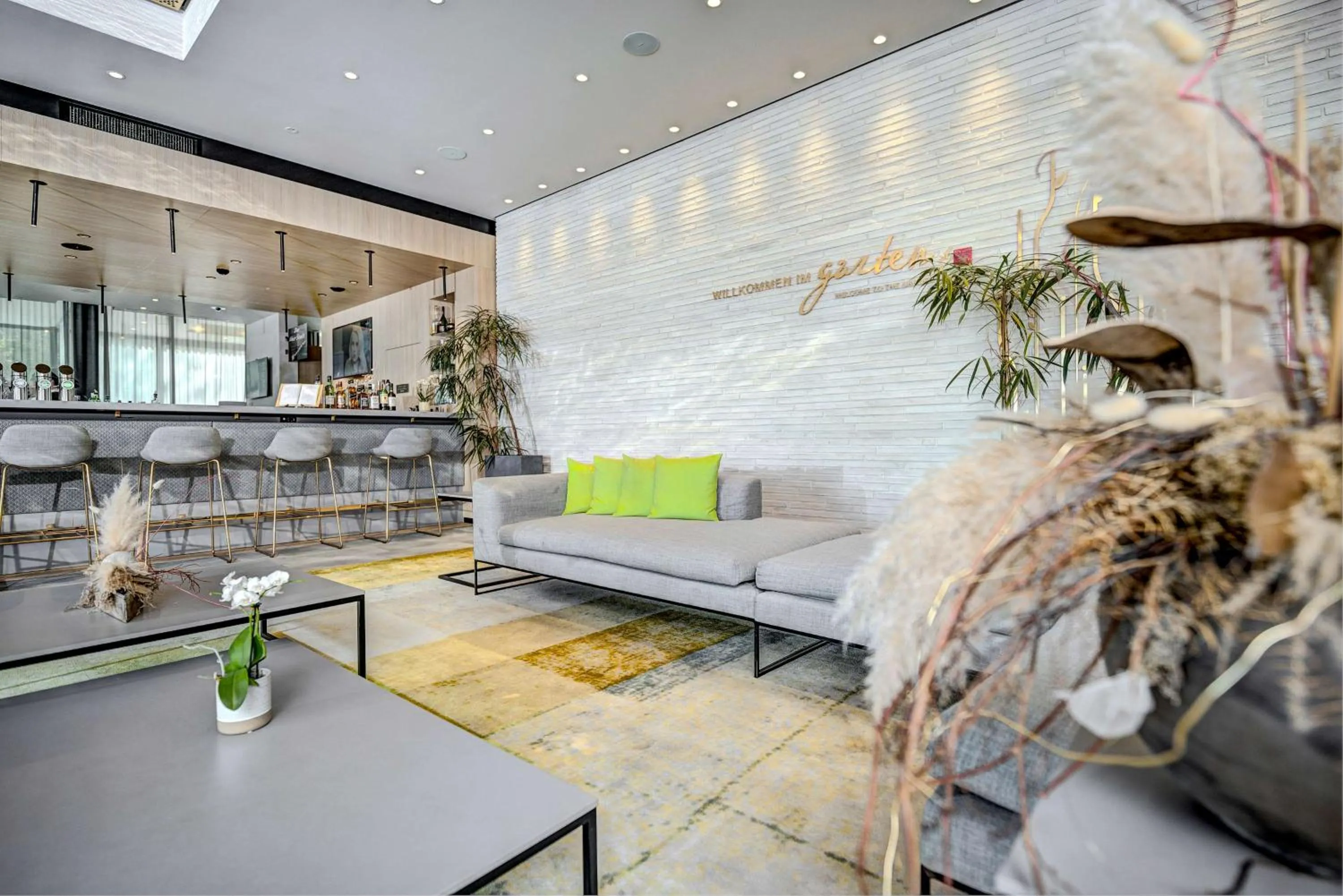 Lounge or bar in Hilton Garden Inn Wiener Neustadt