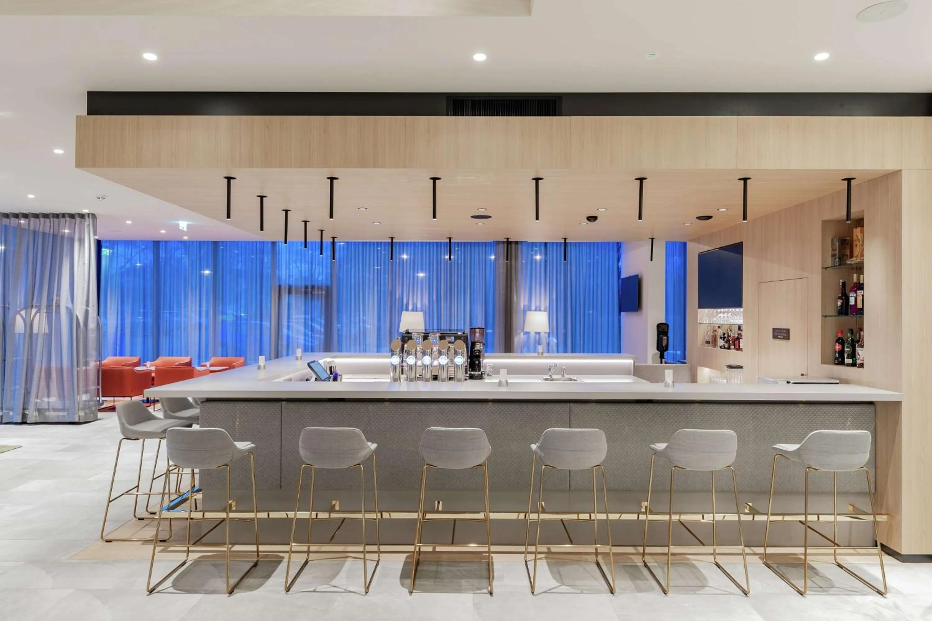 Lounge or bar in Hilton Garden Inn Wiener Neustadt