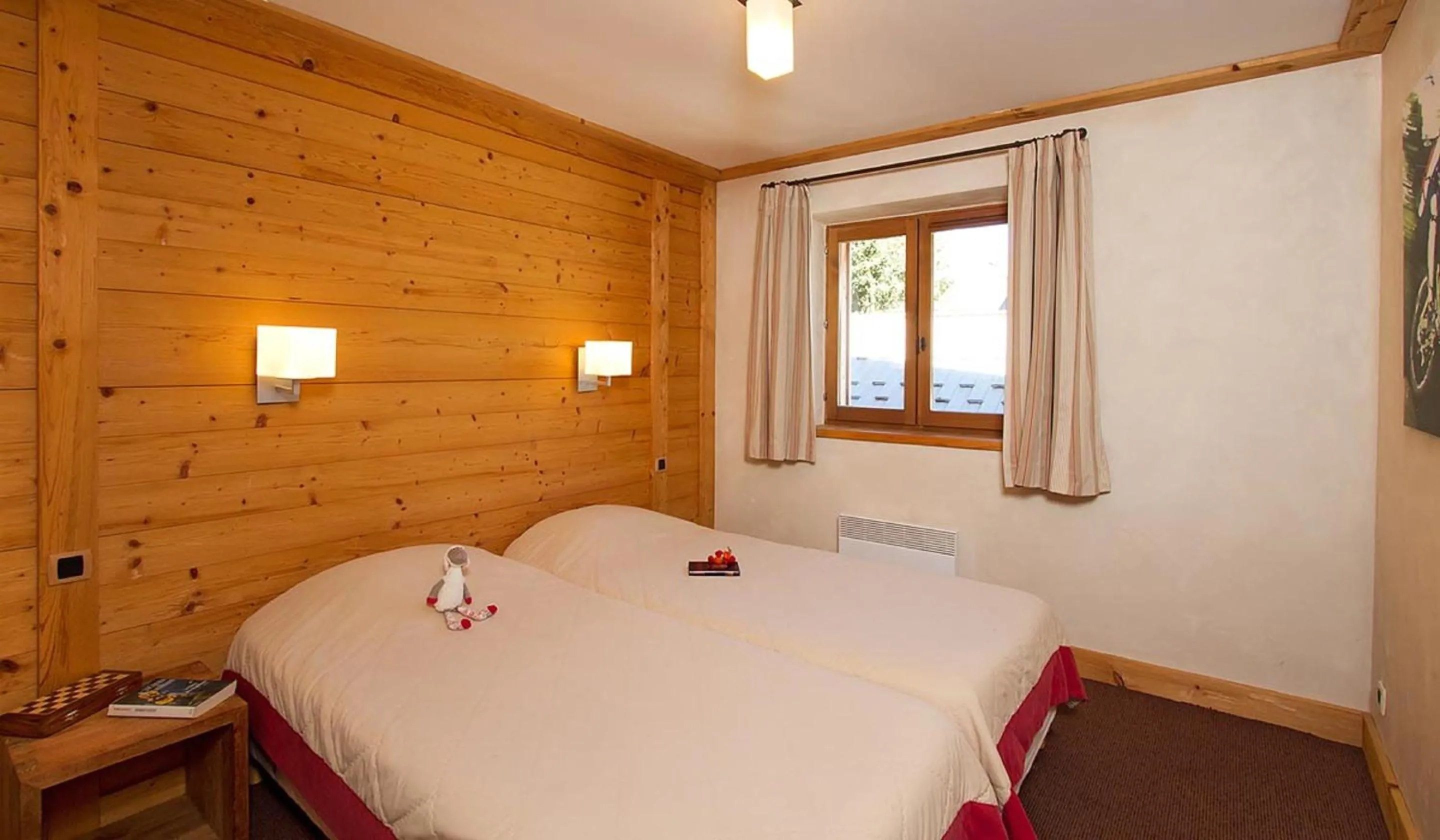 Bedroom, Bed in Vacancéole - Résidence Cortina