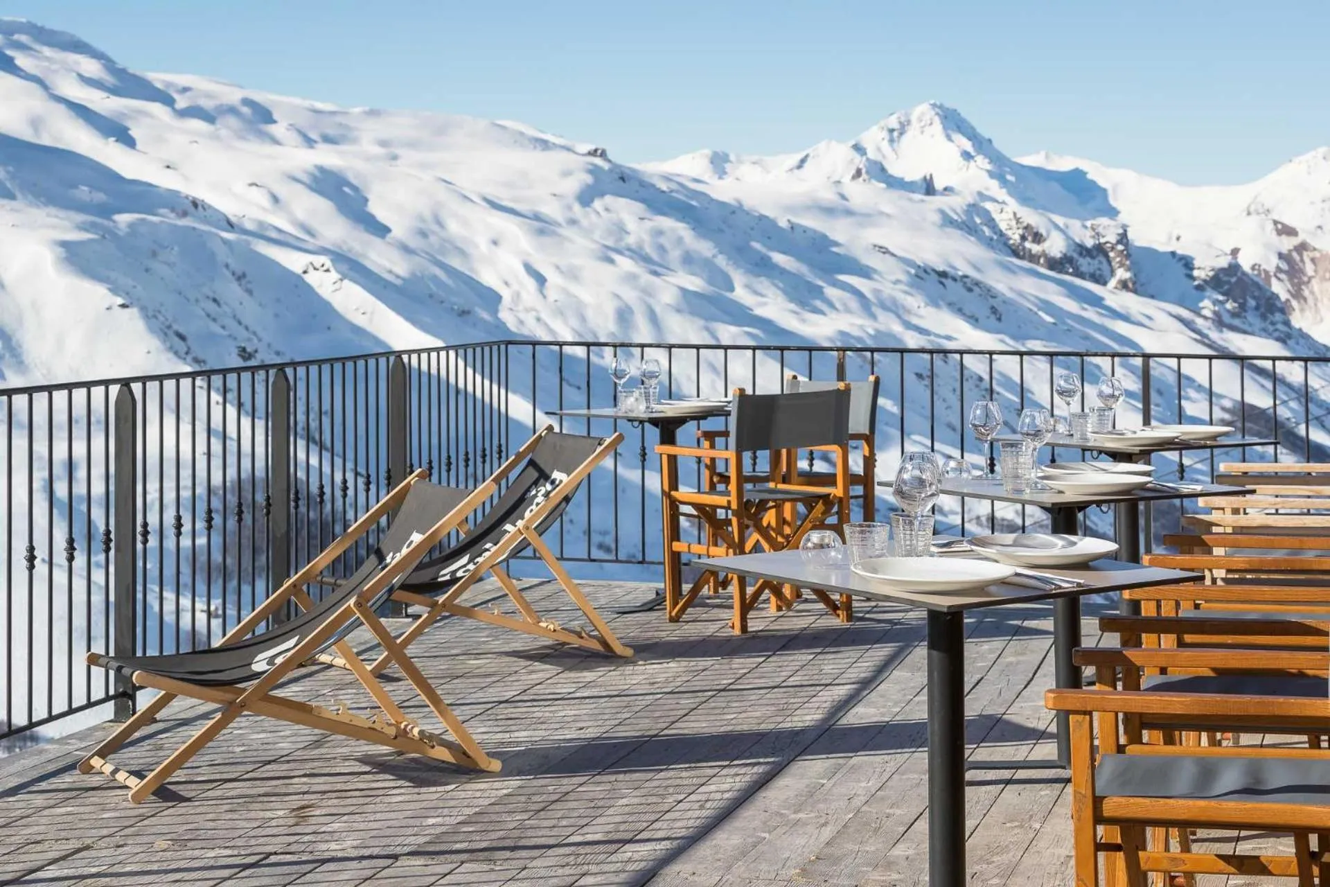 Patio in Hillary Hotel