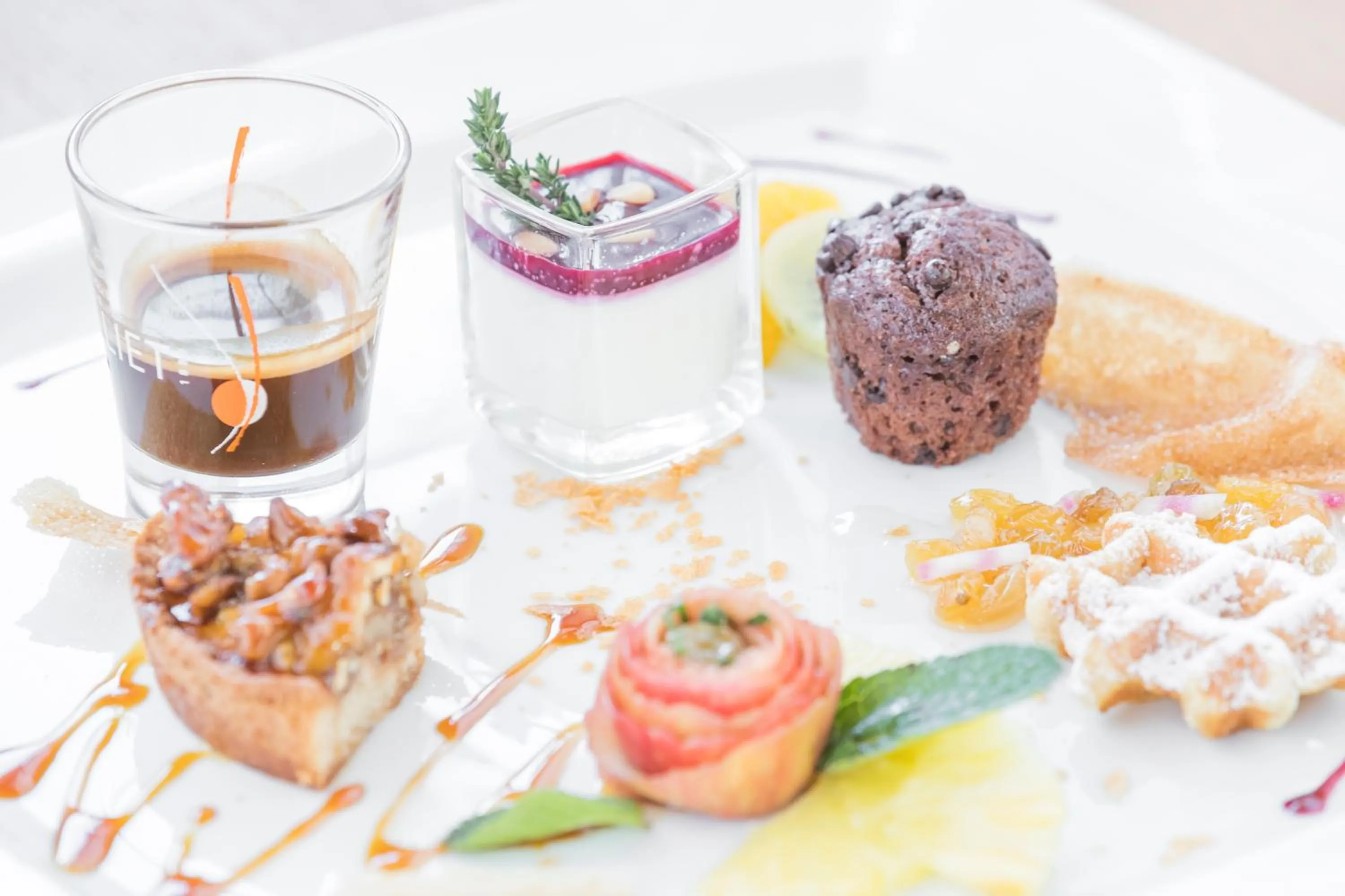 Food and drinks in Hillary Hotel