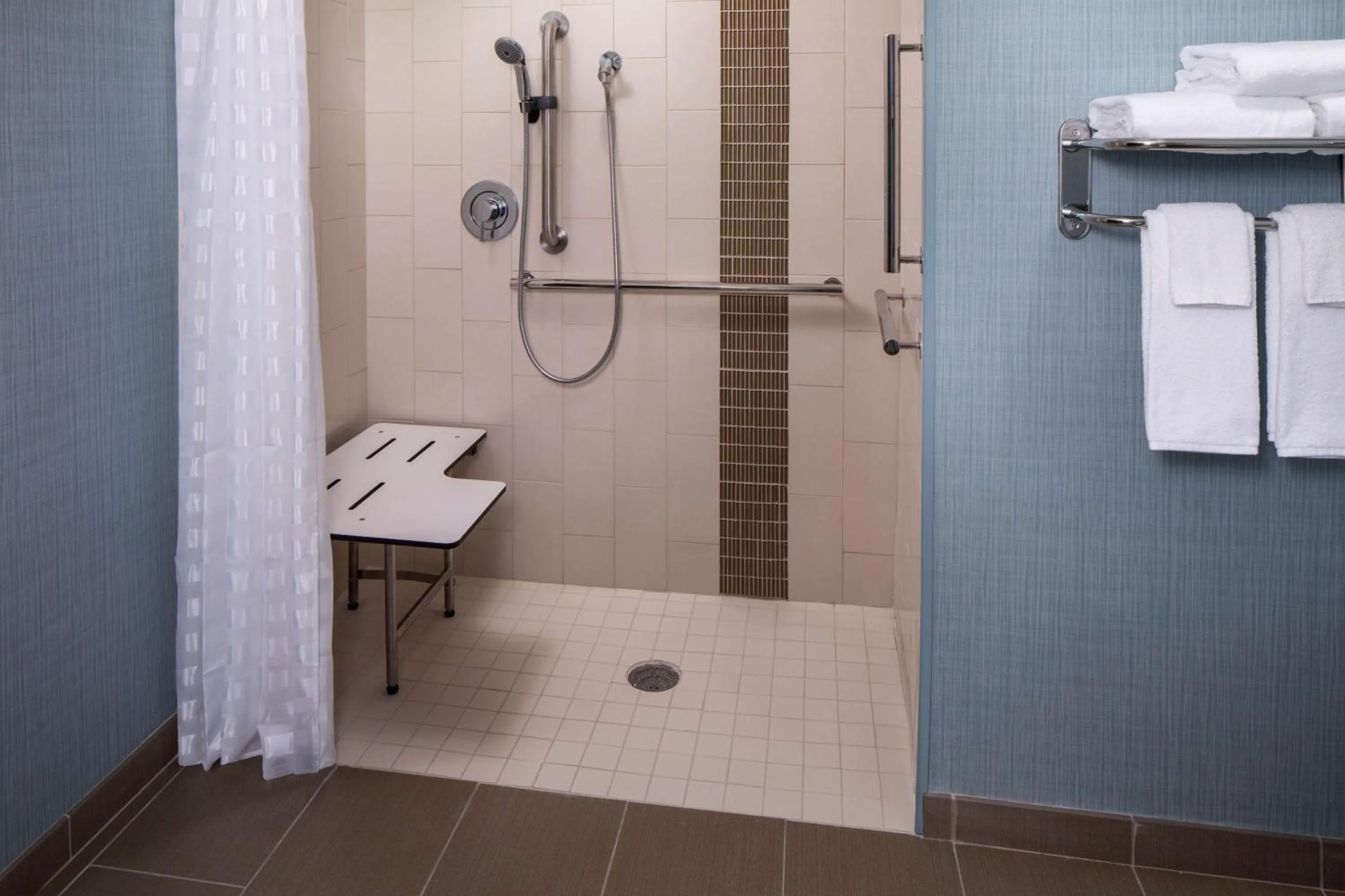 Bathroom in Hyatt Place Mount Pleasant Towne Centre