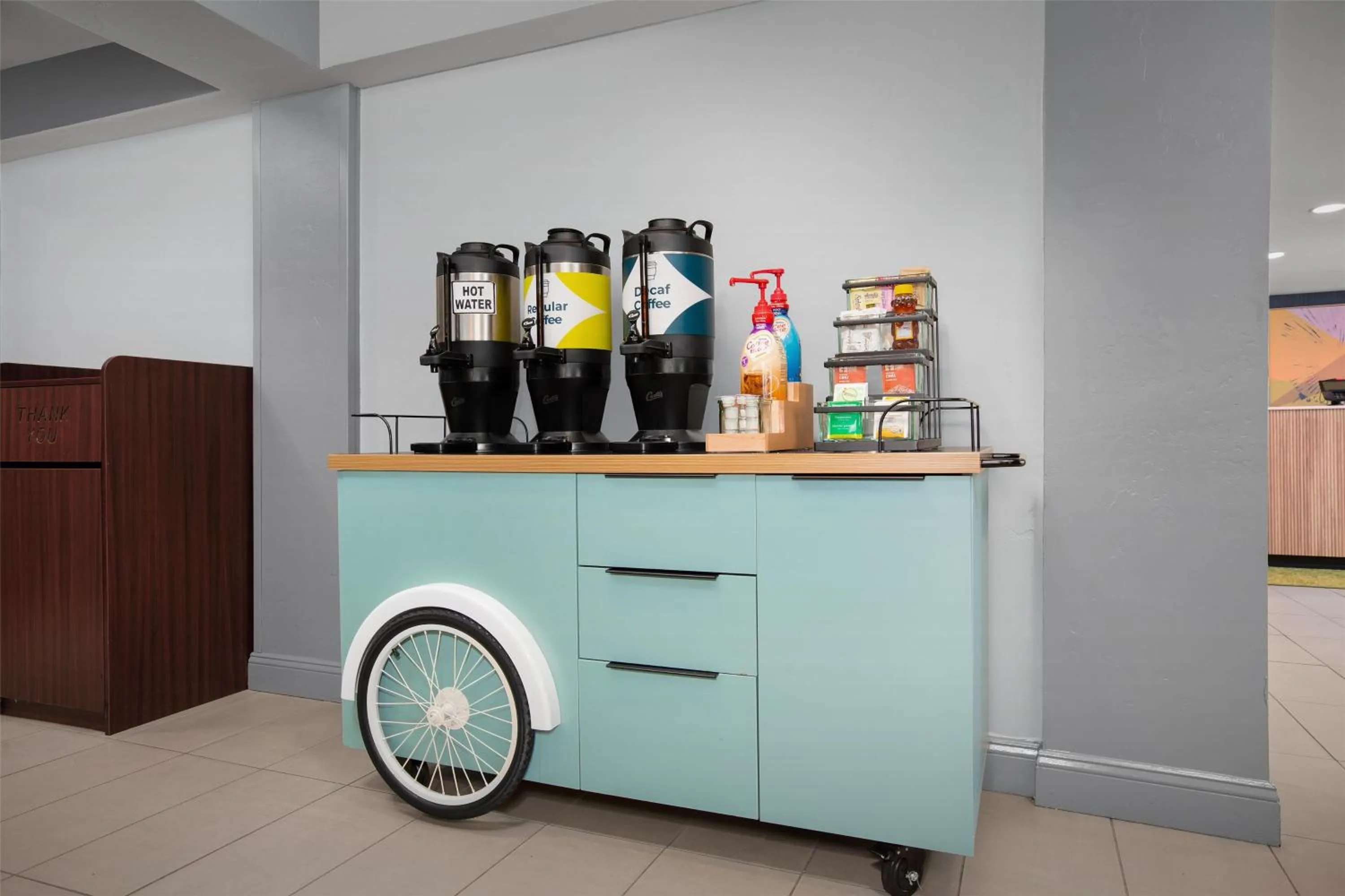 Dining area in Spark by Hilton San Jose Airport