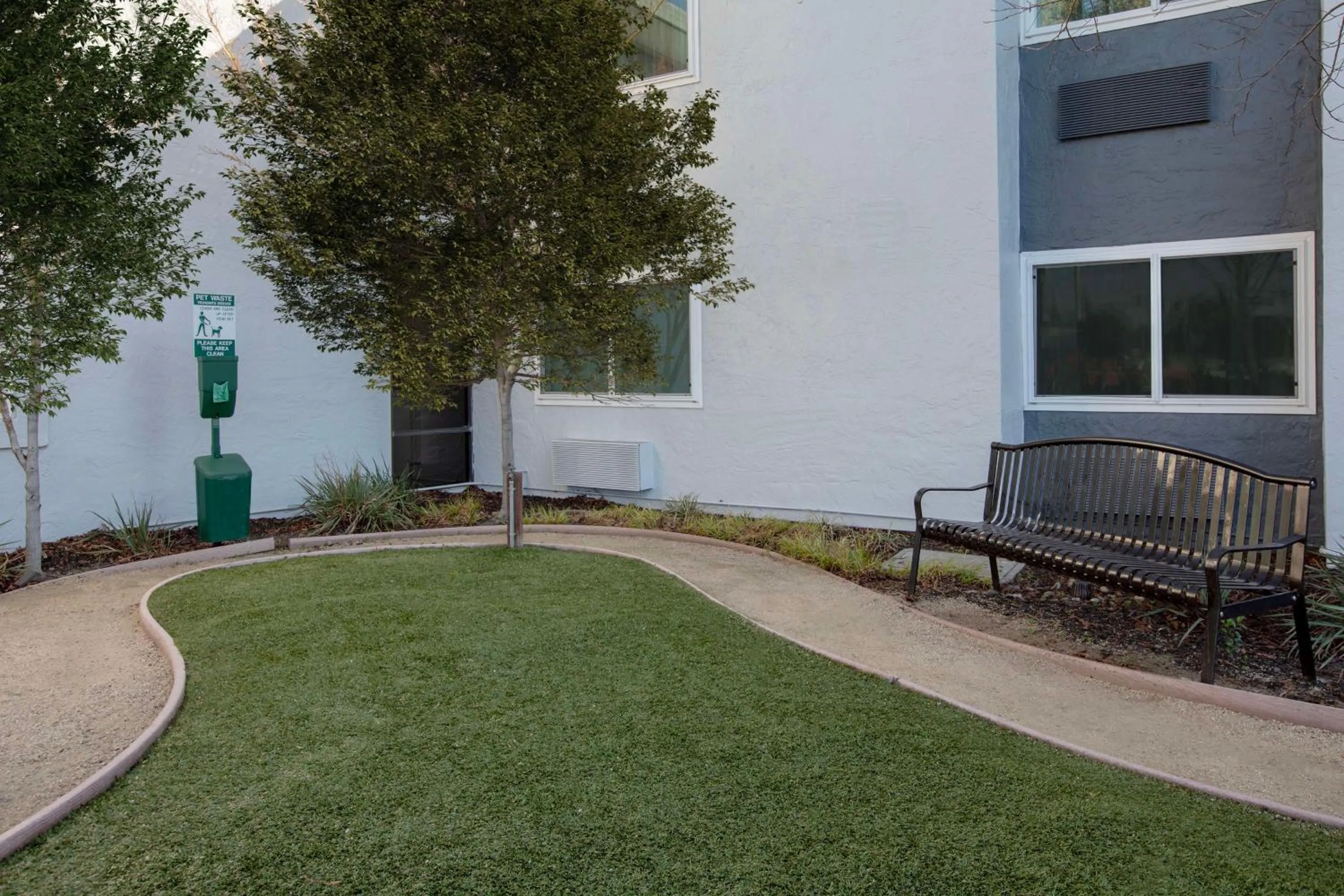 Property building in La Quinta by Wyndham San Jose Airport