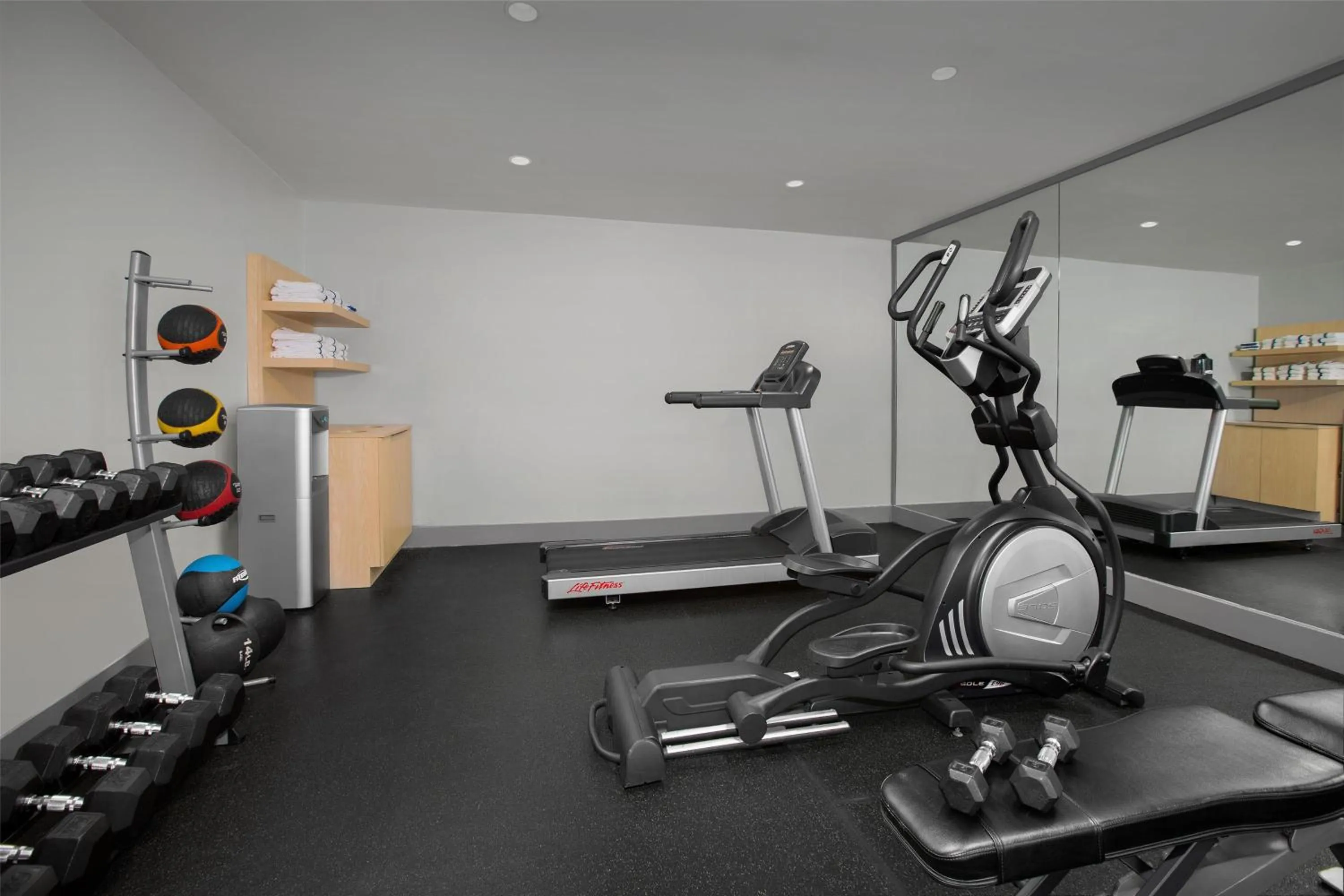 Fitness centre/facilities in Spark by Hilton San Jose Airport