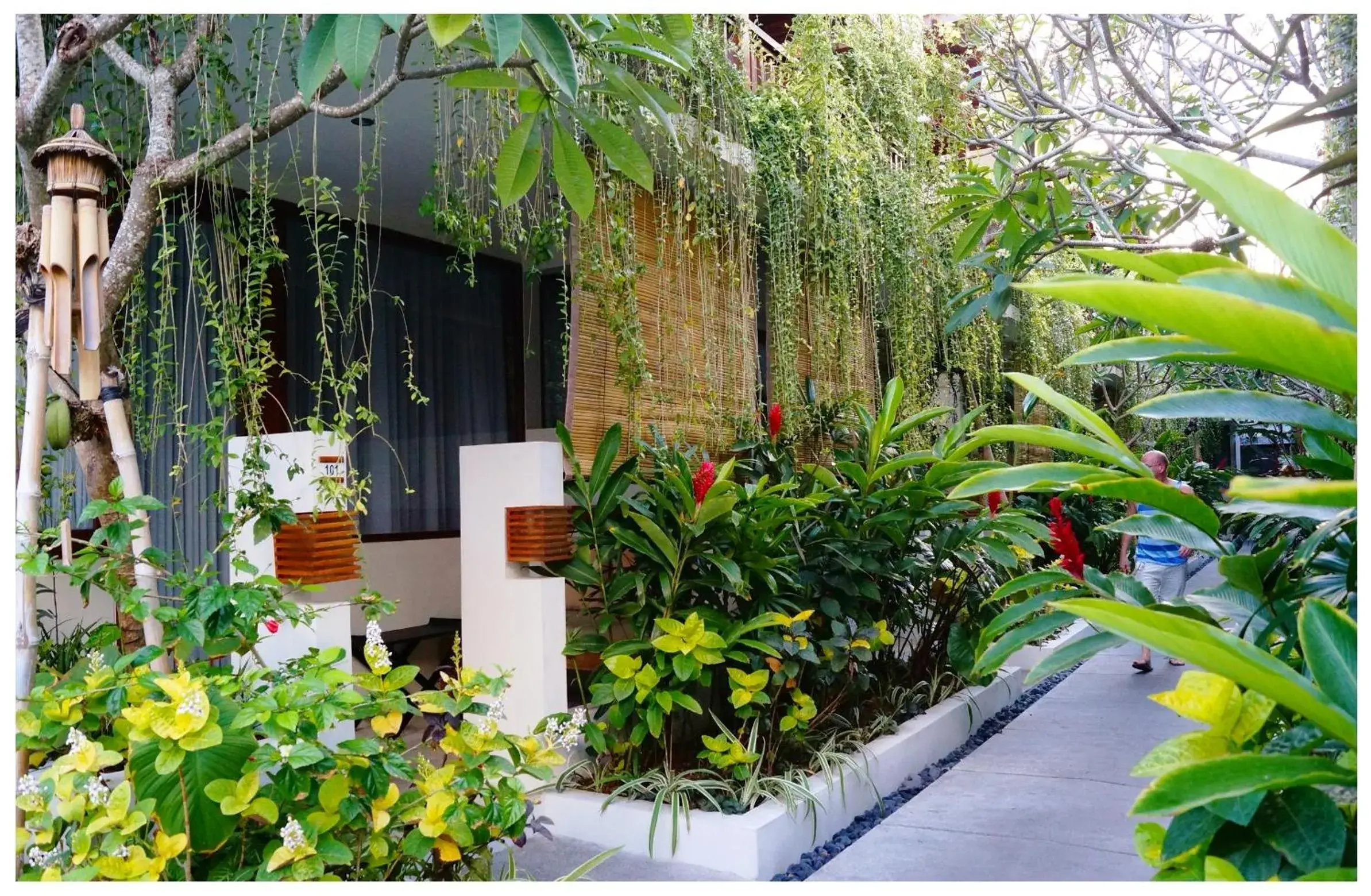 Facade/entrance in Arana Suite Facade/entrance in Arana Suite