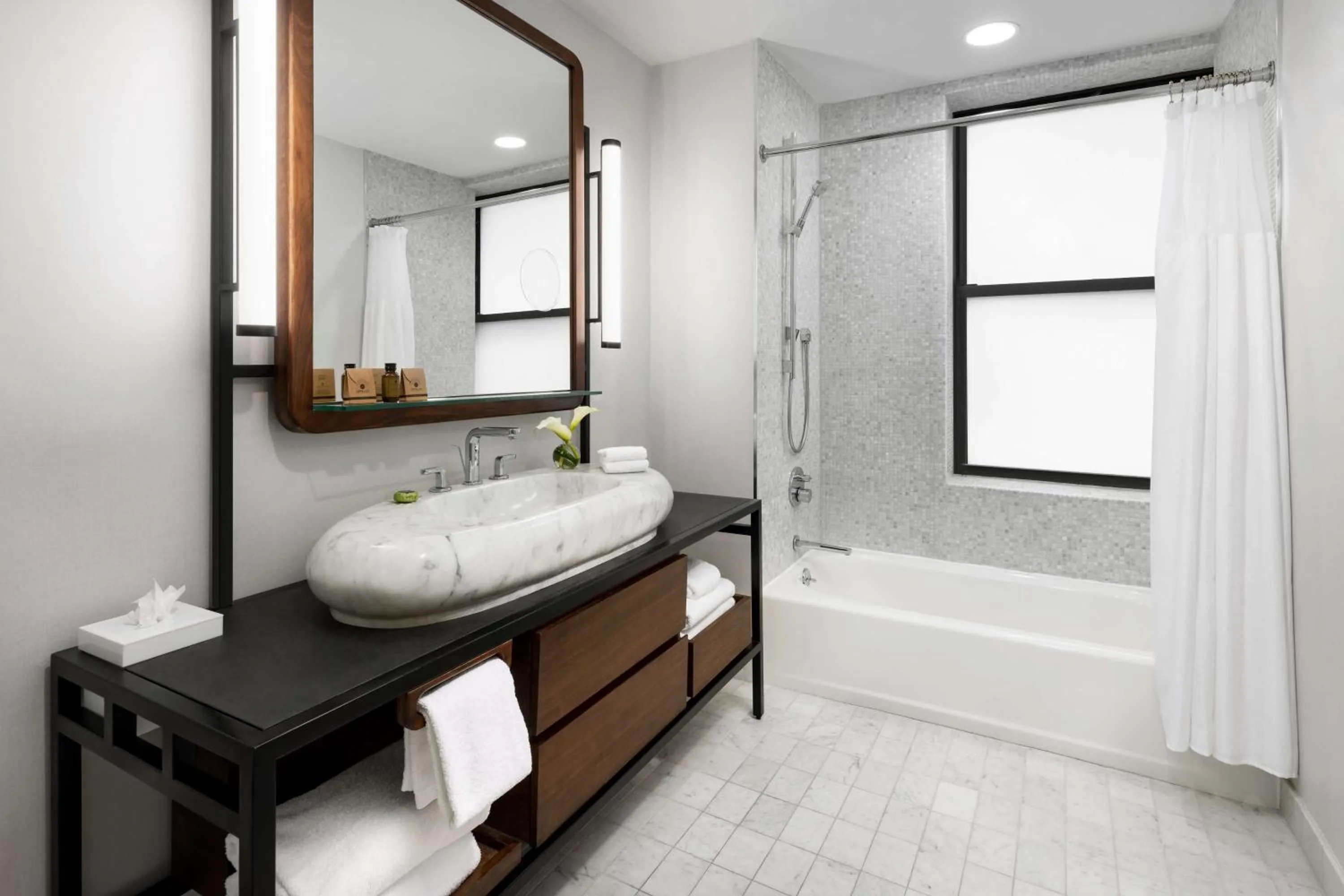 Bathroom in Hotel Seville NoMad - The Unbound Collection by Hyatt