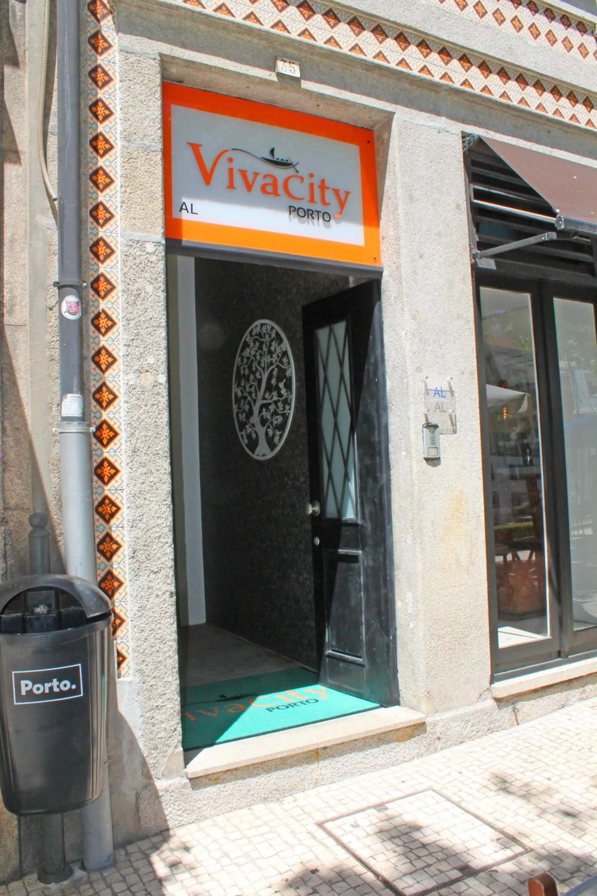 Facade/entrance in Vivacity Porto - Rooms & Apartments