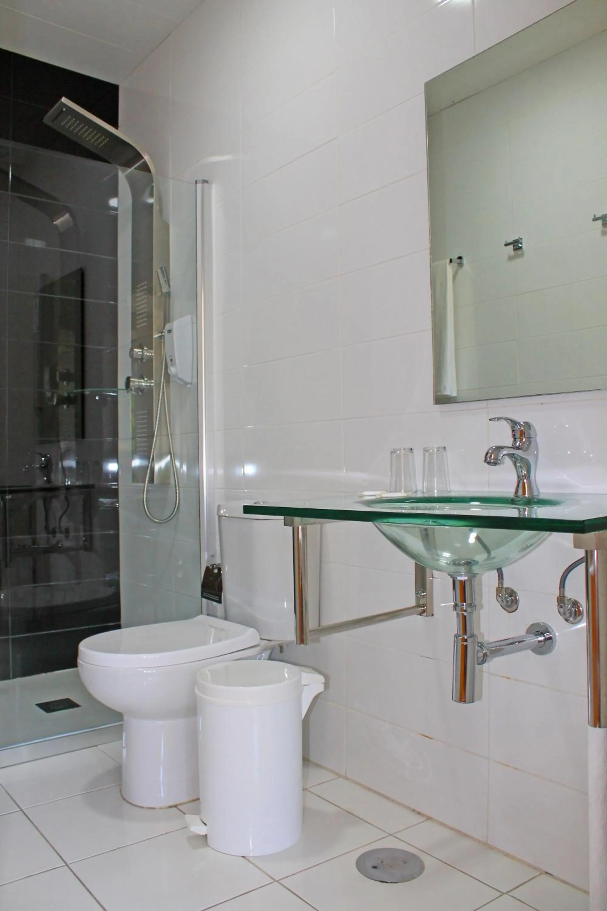 Bathroom in Vivacity Porto - Rooms & Apartments