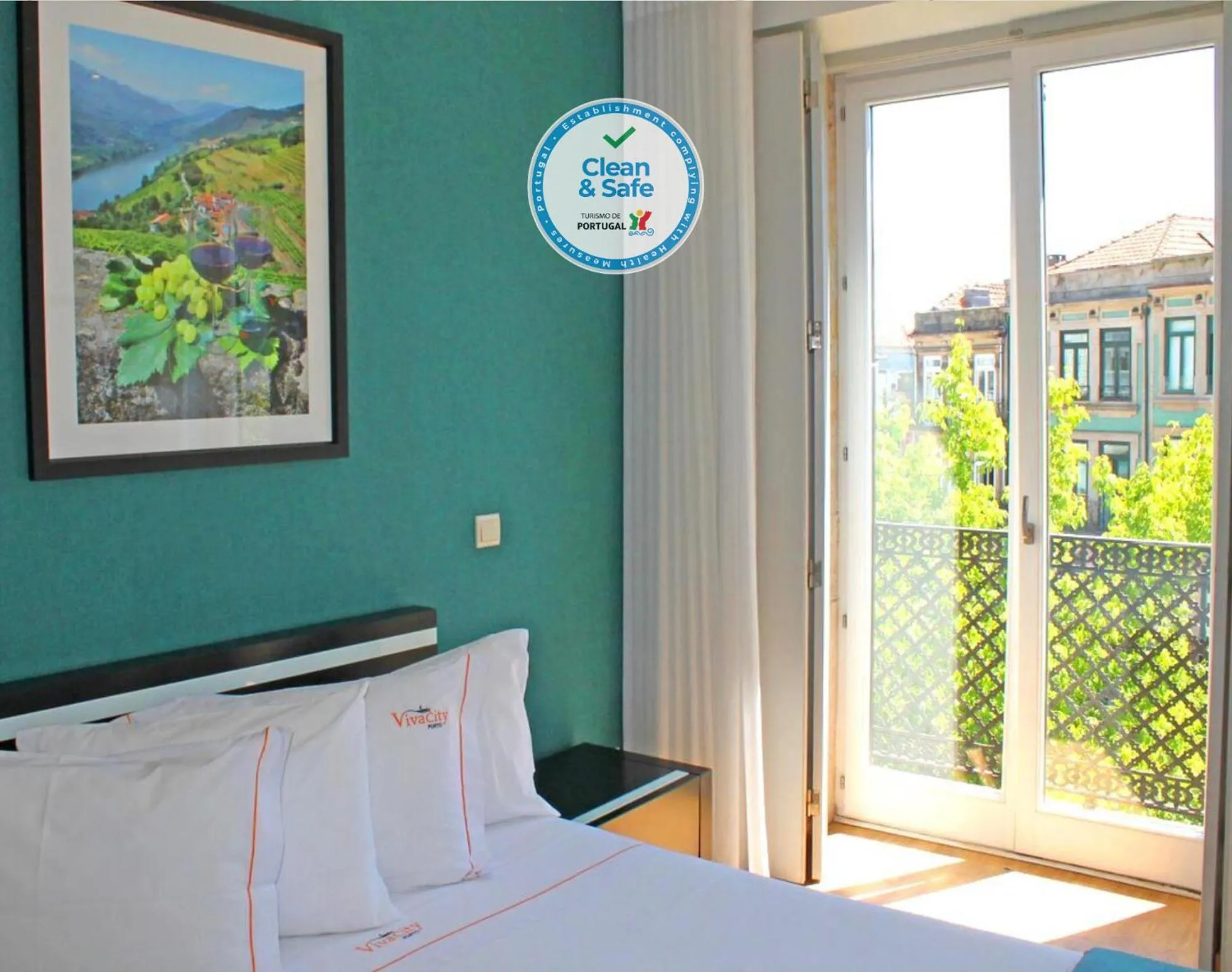 View (from property/room), Bed in Vivacity Porto - Rooms & Apartments