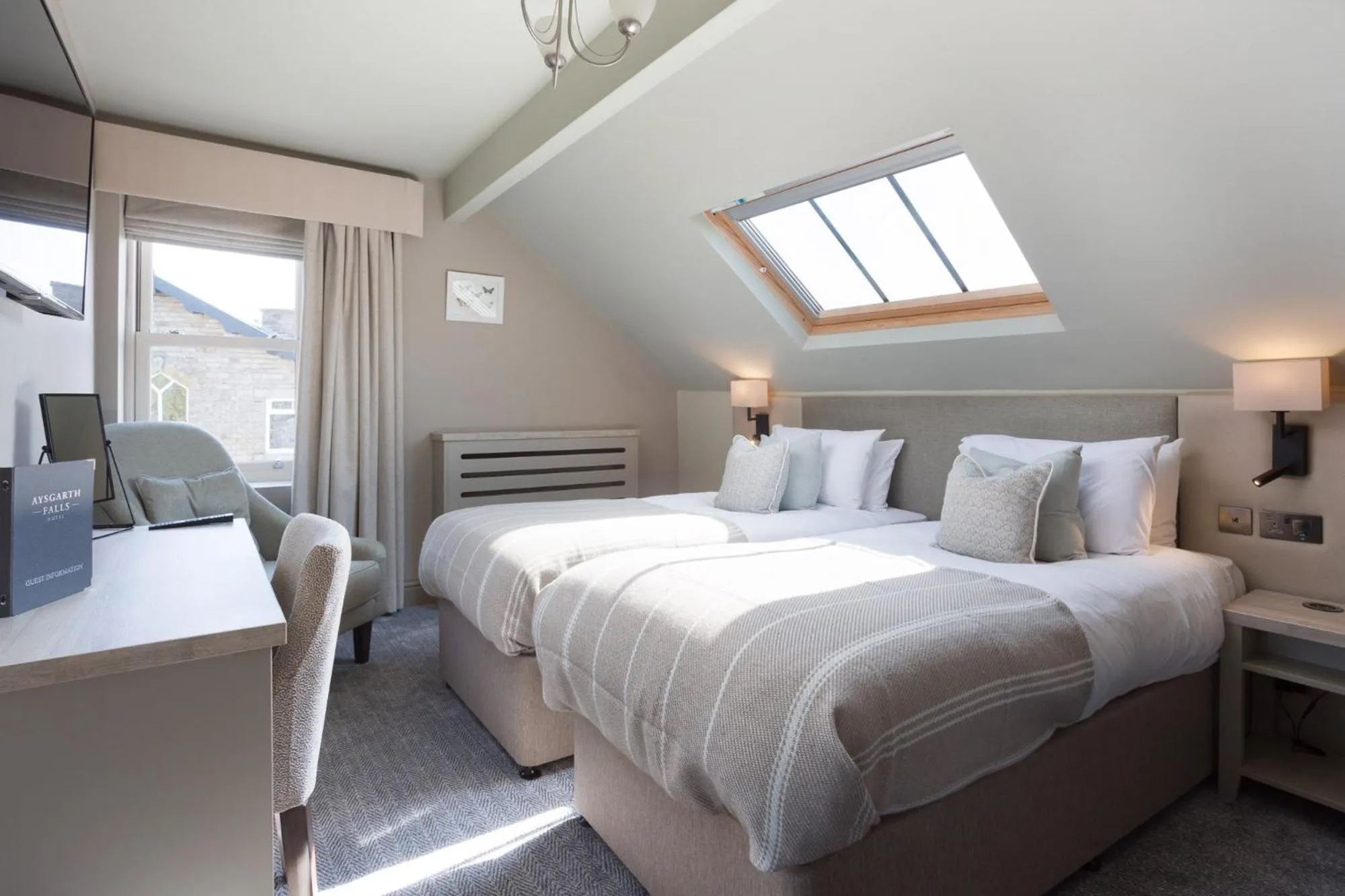 Bedroom, Bed in Aysgarth Falls Hotel & Restaurant