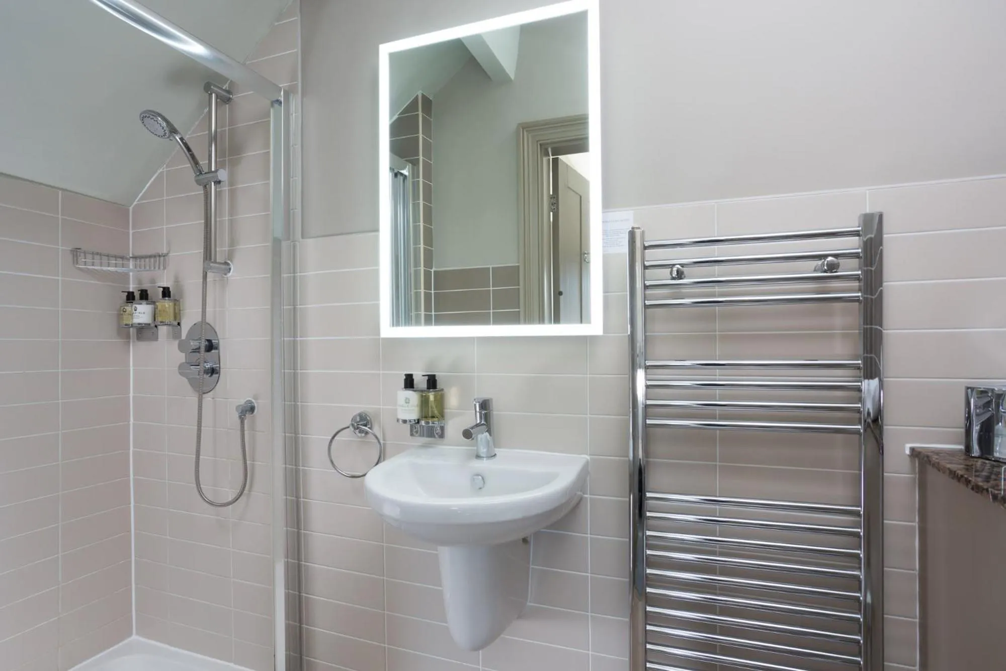 Shower in Aysgarth Falls Hotel & Restaurant