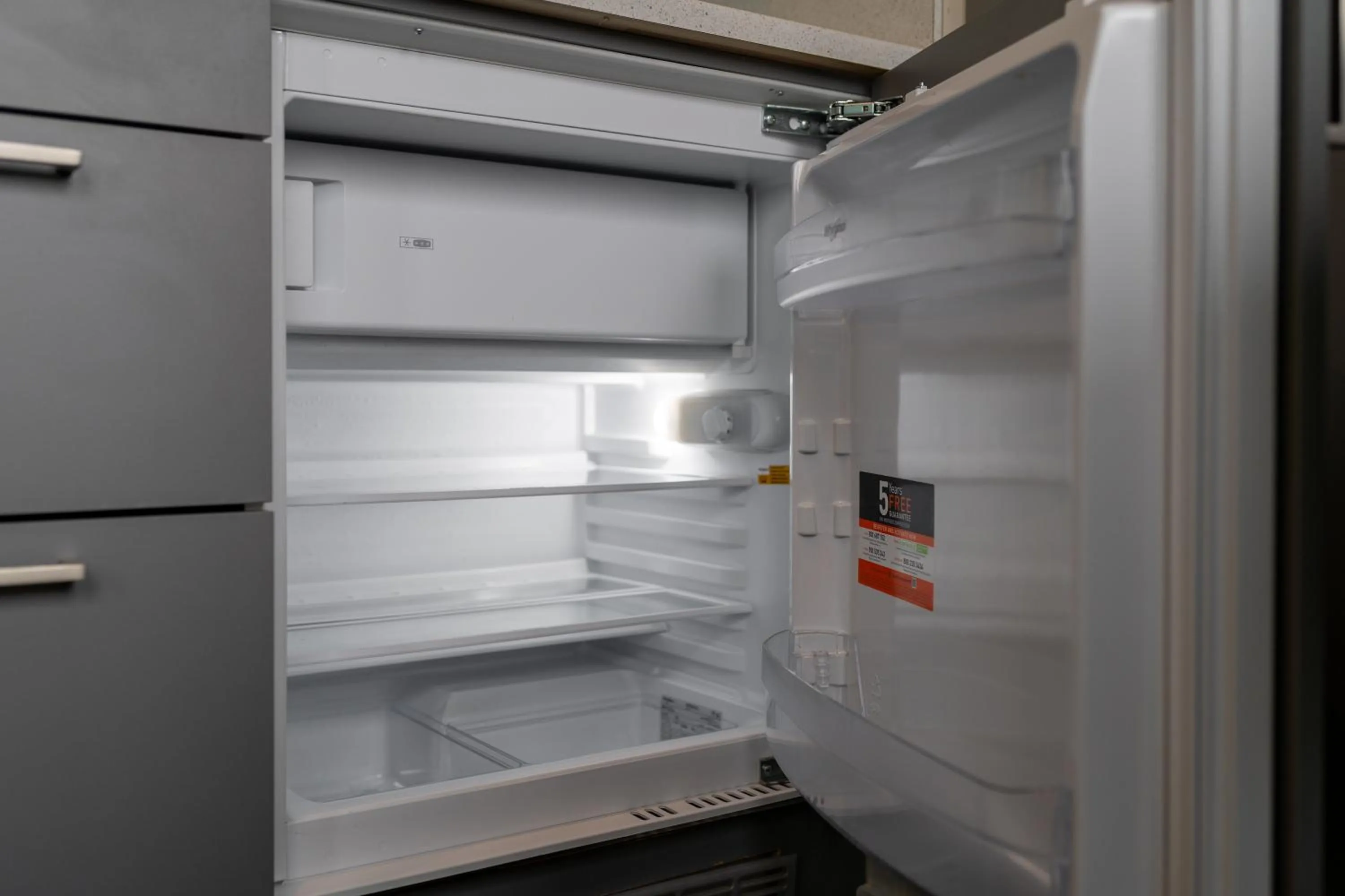 oven in Stockholm Hotel Apartments Sollentuna