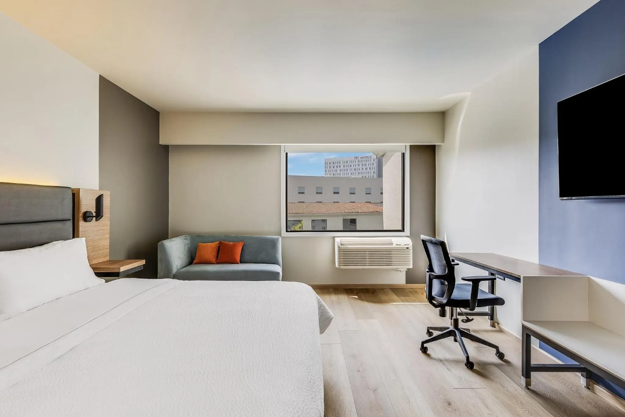 Bedroom, Bed in Fiesta Inn Monterrey la Fe