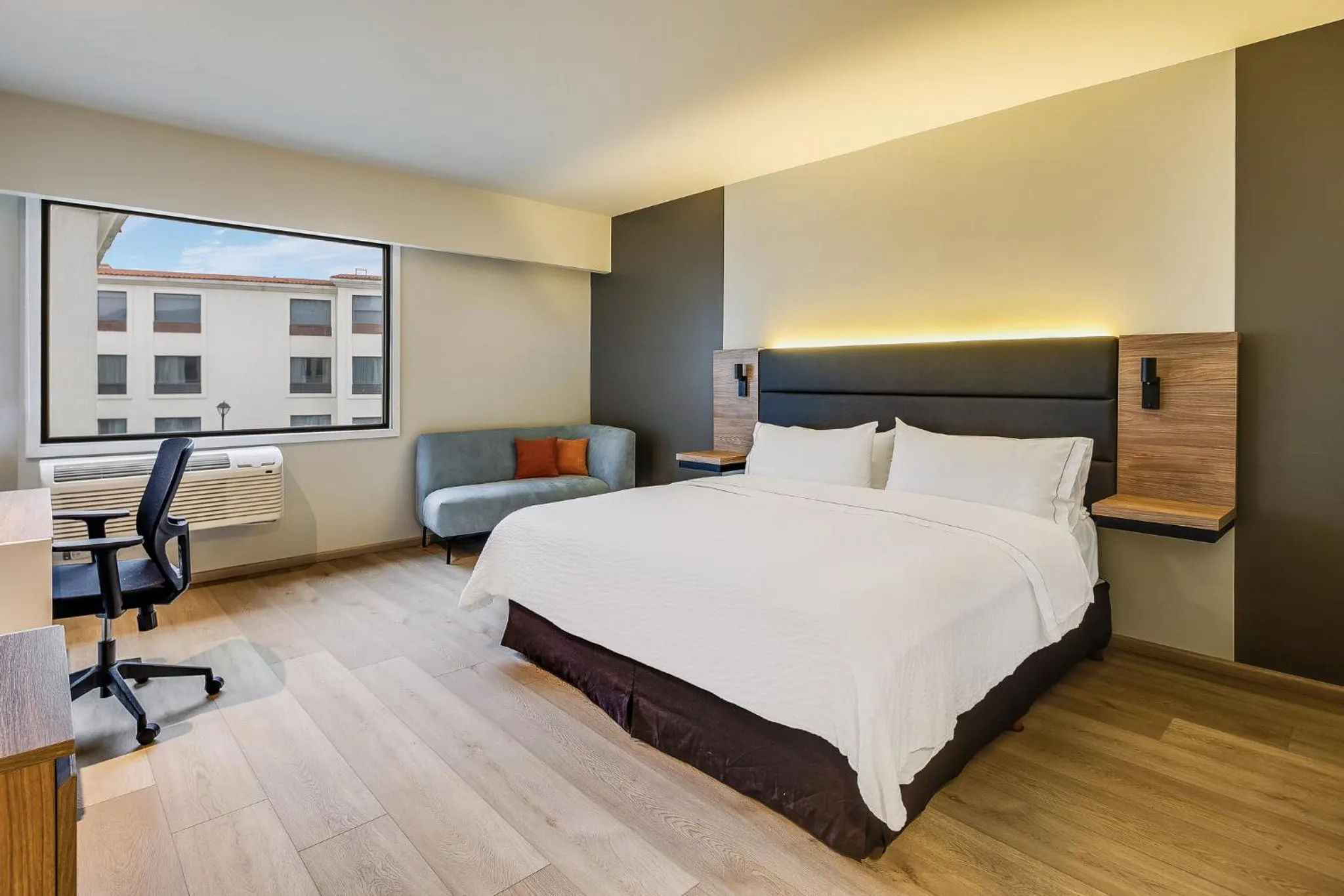 Photo of the whole room, Bed in Fiesta Inn Monterrey la Fe