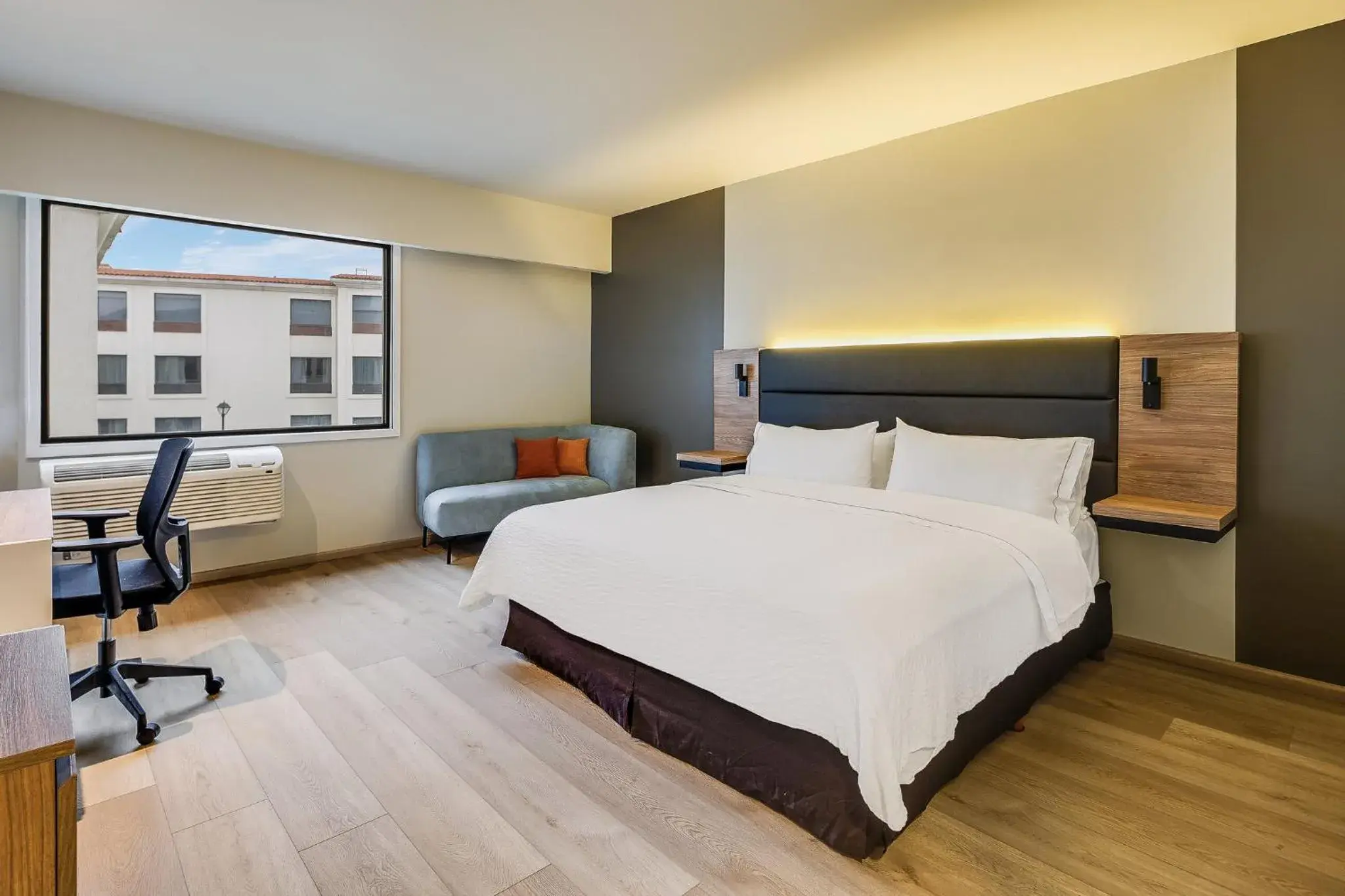 Photo of the whole room, Bed in Fiesta Inn Monterrey la Fe Photo of the whole room, Bed in Fiesta Inn Monterrey la Fe