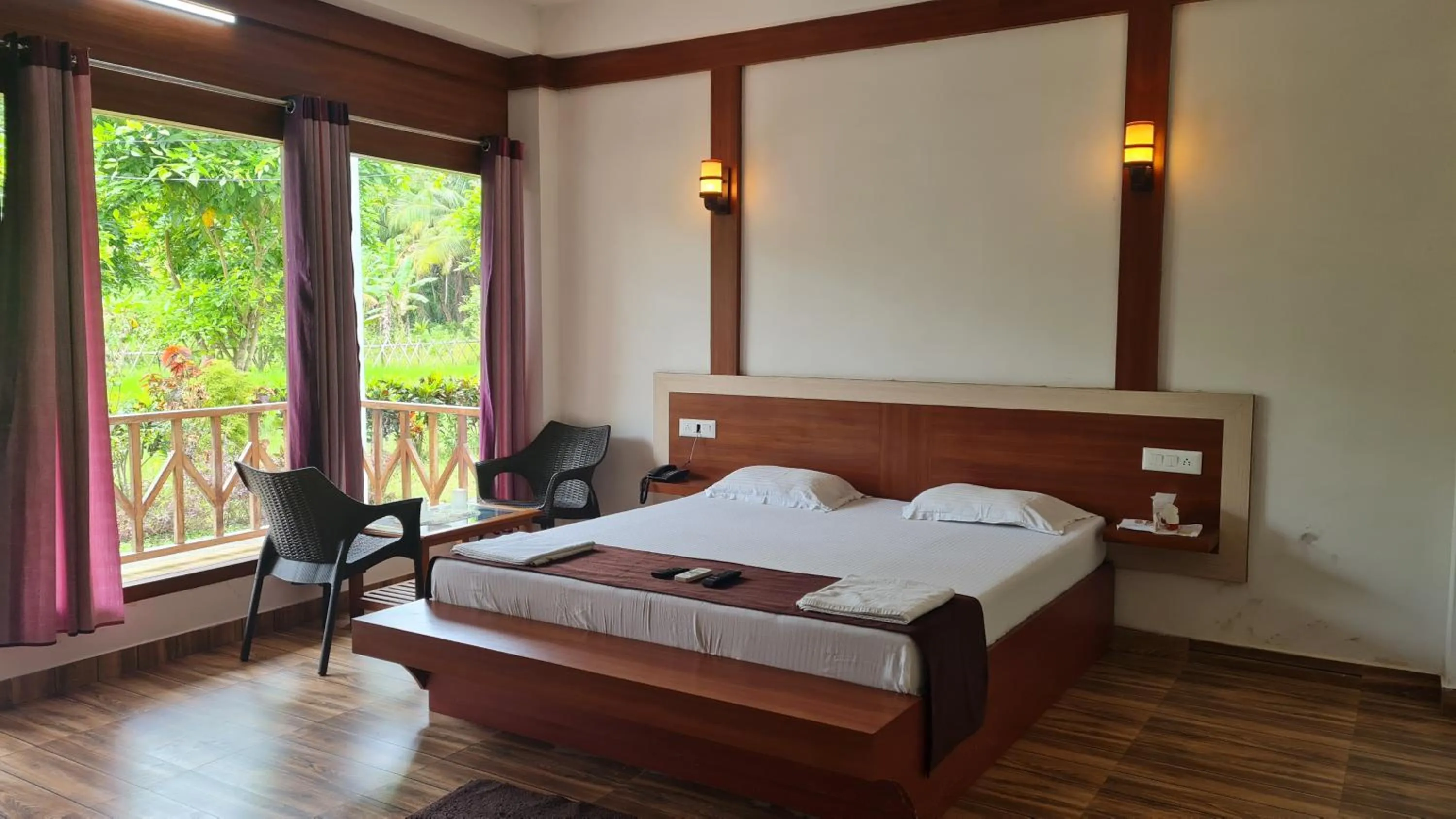 Bed in Hotel Exotica Squares