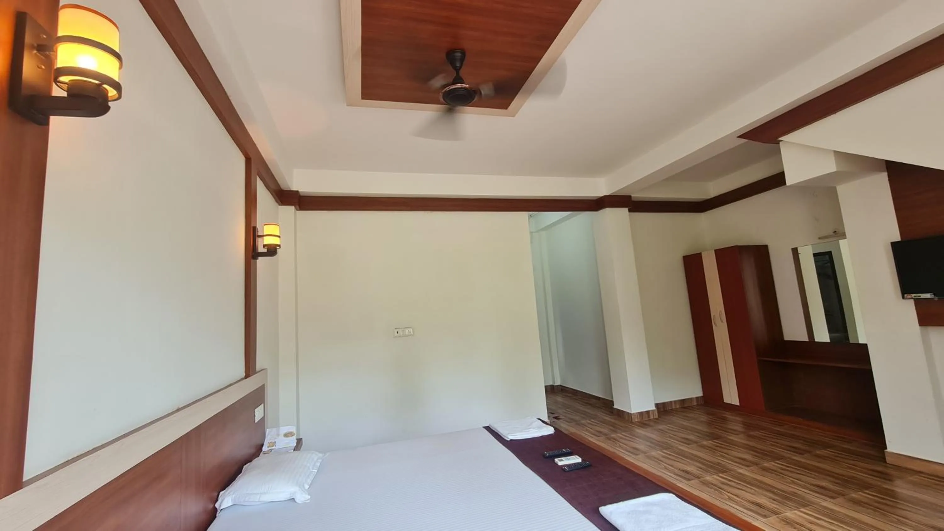 Bed in Hotel Exotica Squares