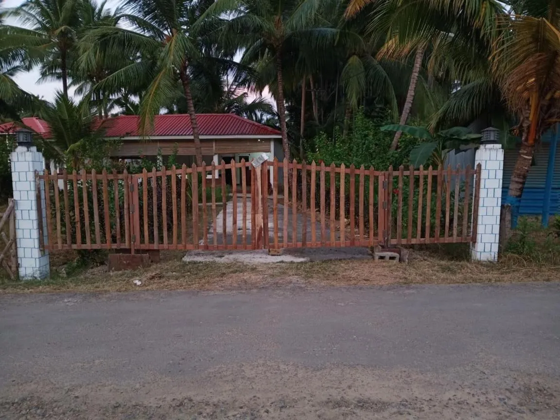 Hotel Exotica Squares