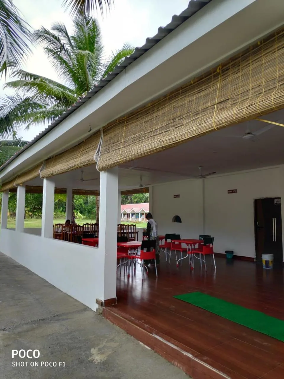 Restaurant/places to eat in Hotel Exotica Squares