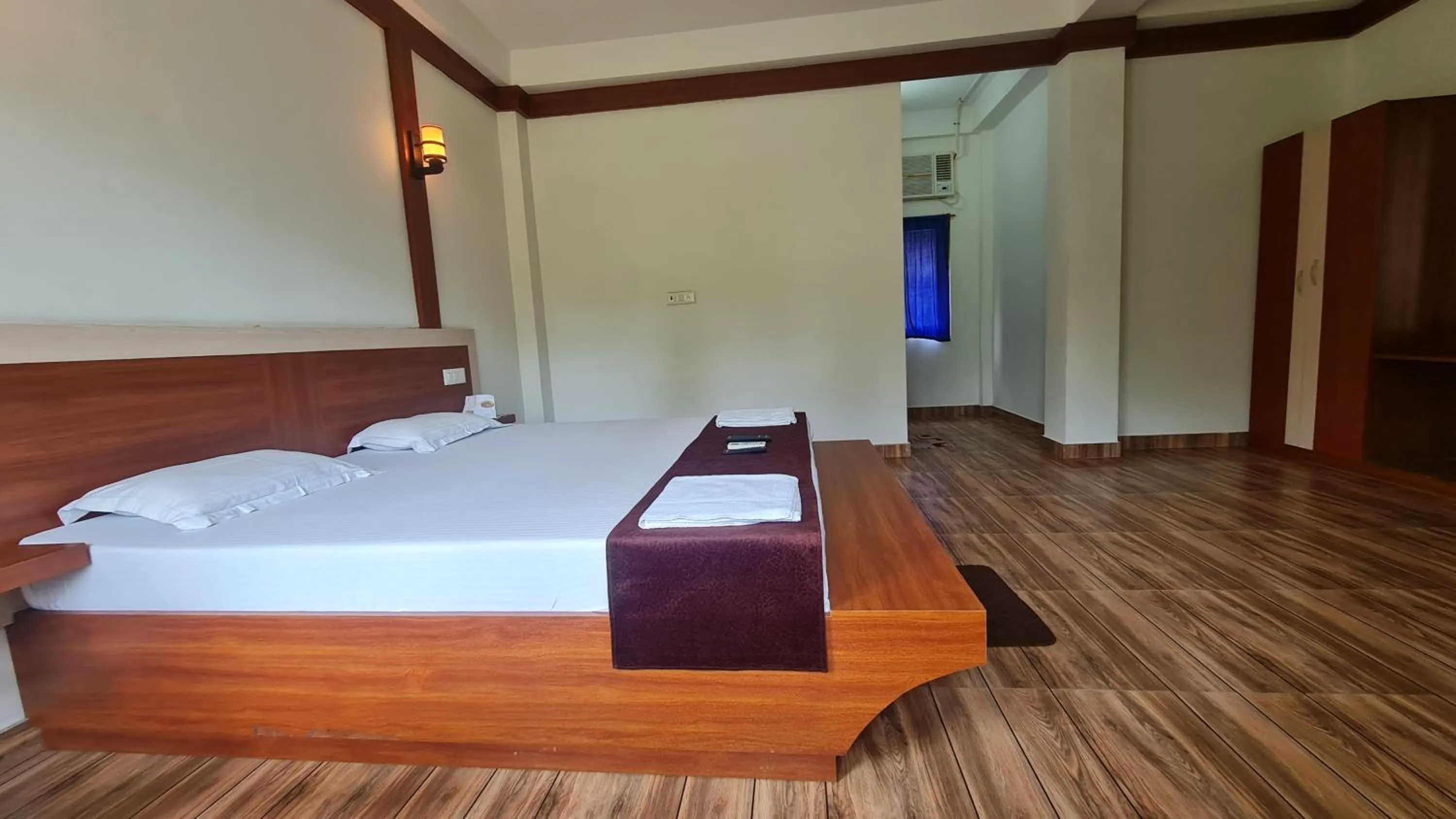 Bed in Hotel Exotica Squares