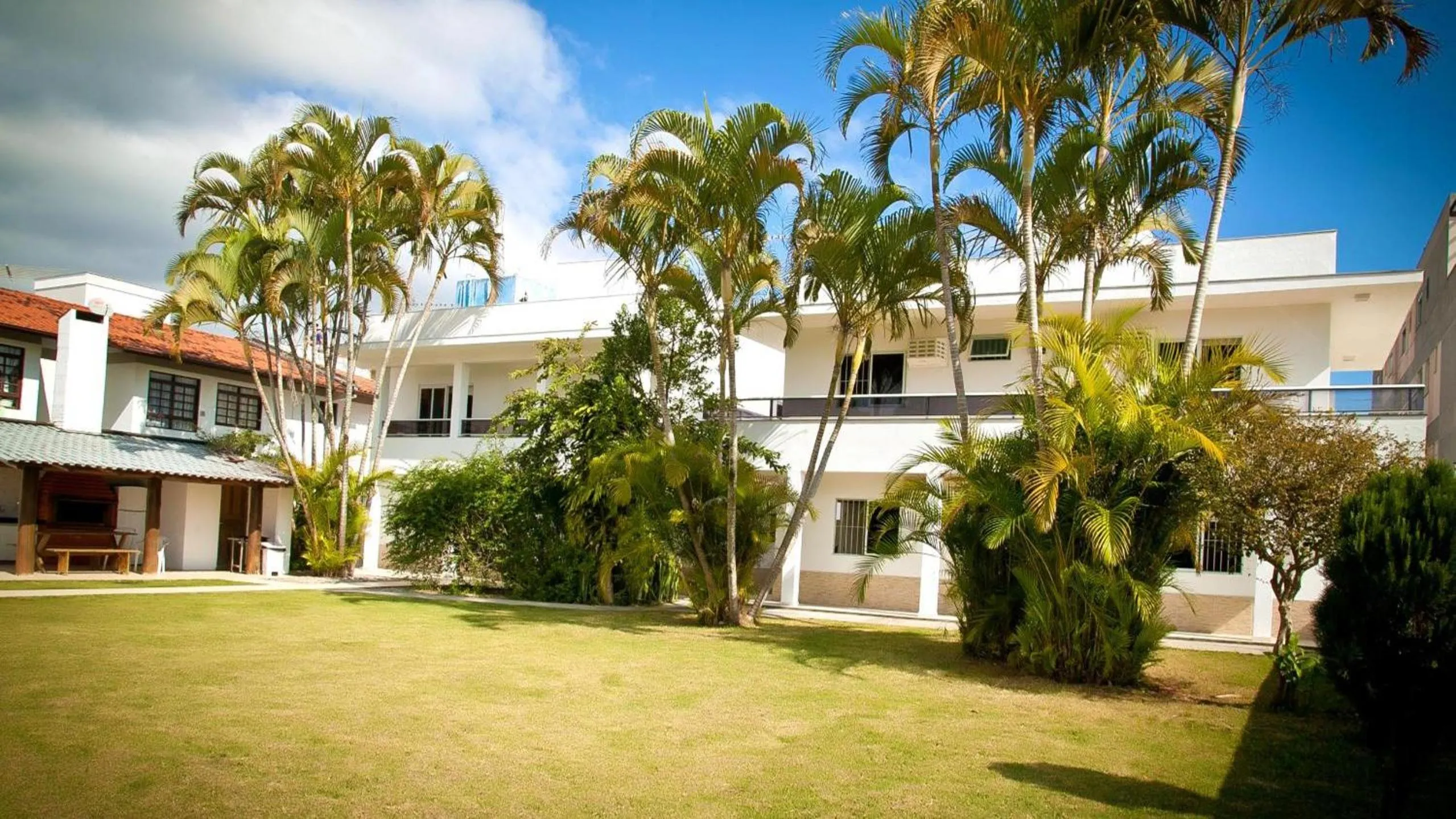 Property building in Tropicanas Hotel e Eventos