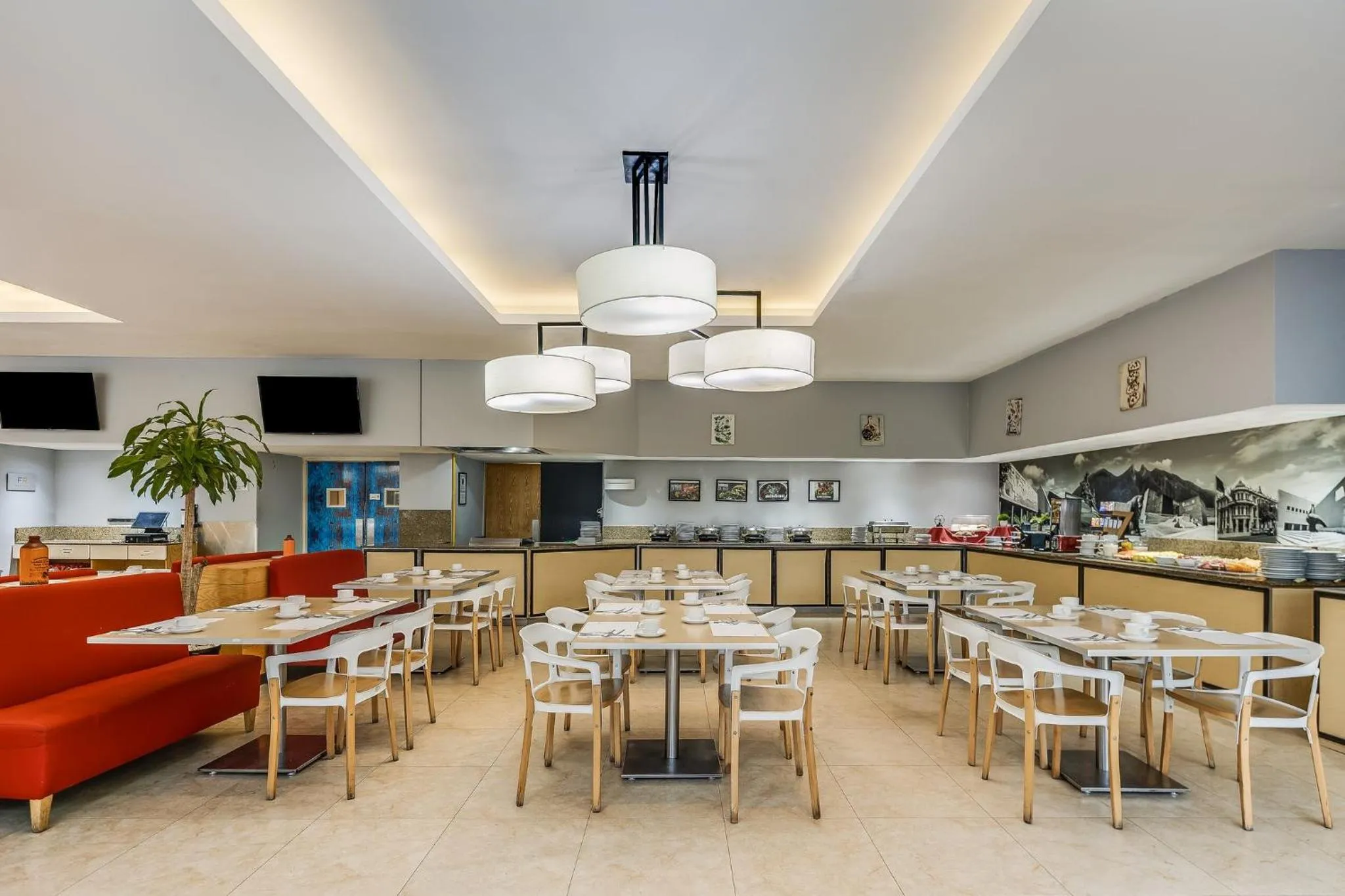 Restaurant/places to eat in Fiesta Inn Monterrey Valle