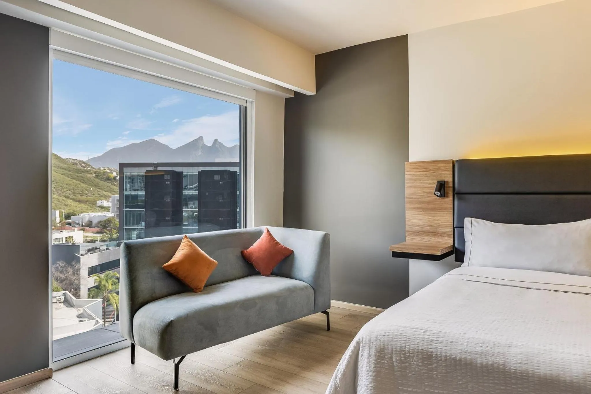 Bedroom, Bed in Fiesta Inn Monterrey Valle