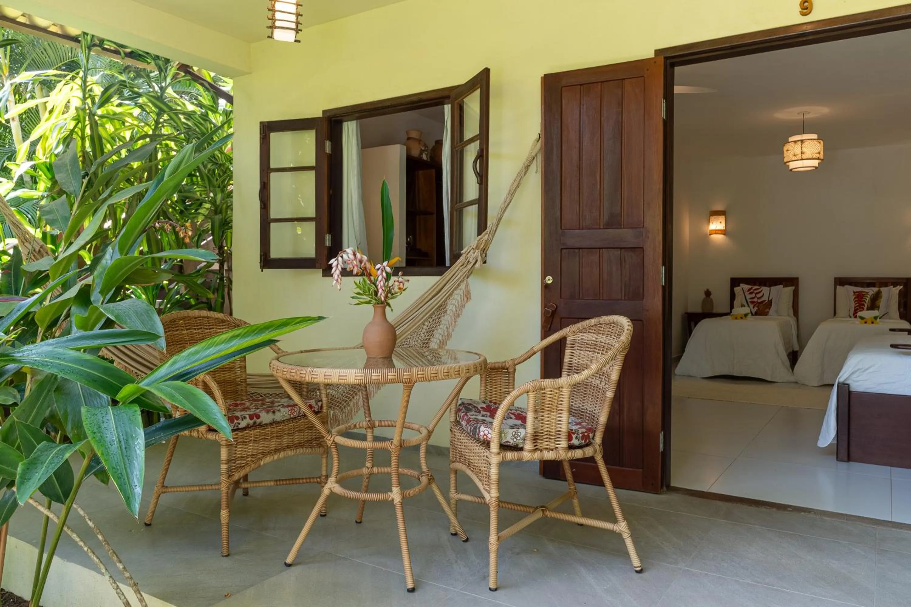 Balcony/Terrace, Bed in Pousada Samambaia