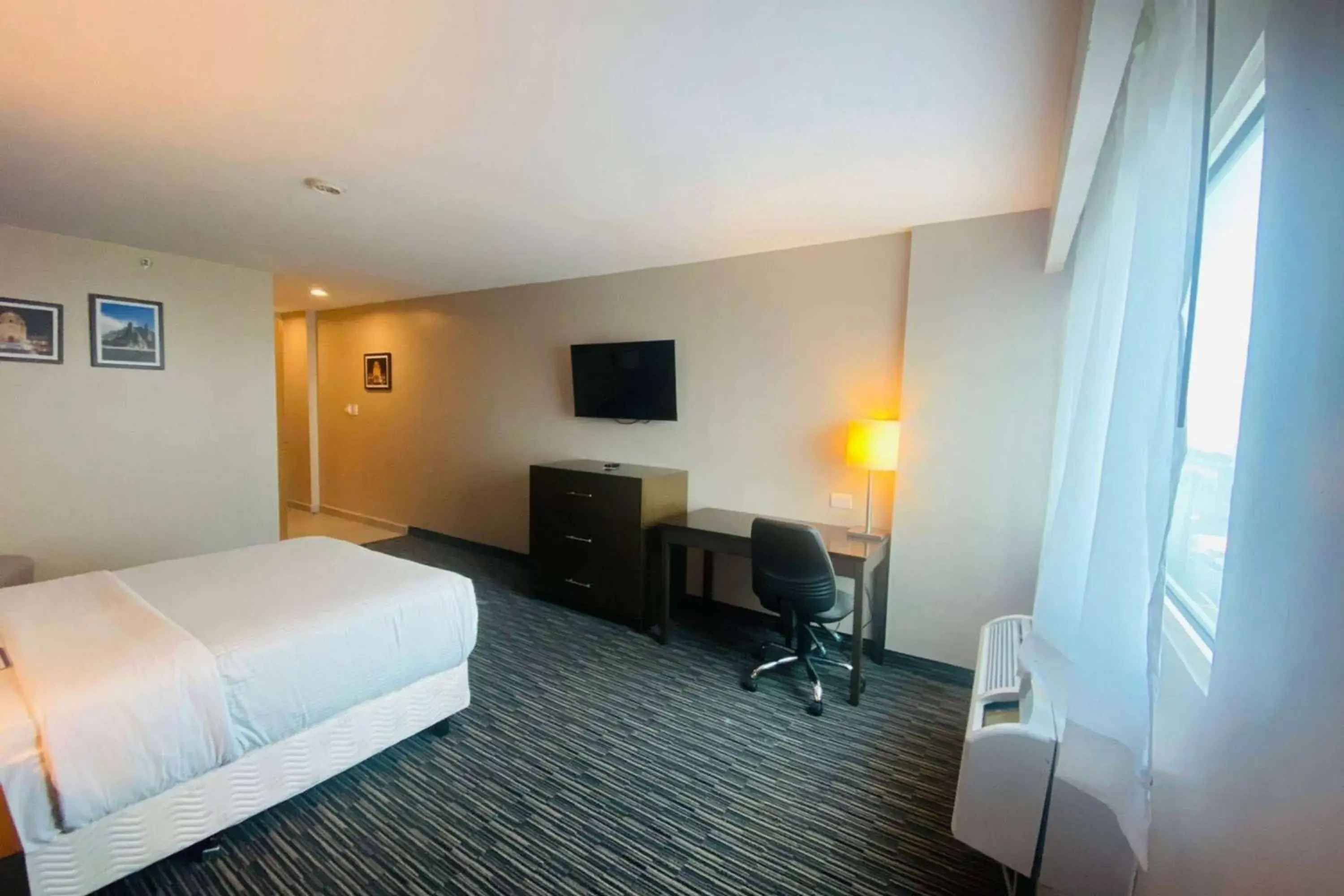 Photo of the whole room, Bed in CHN Hotel Monterrey Norte, Trademark Collection by Wyndham Photo of the whole room, Bed in CHN Hotel Monterrey Norte, Trademark Collection by Wyndham