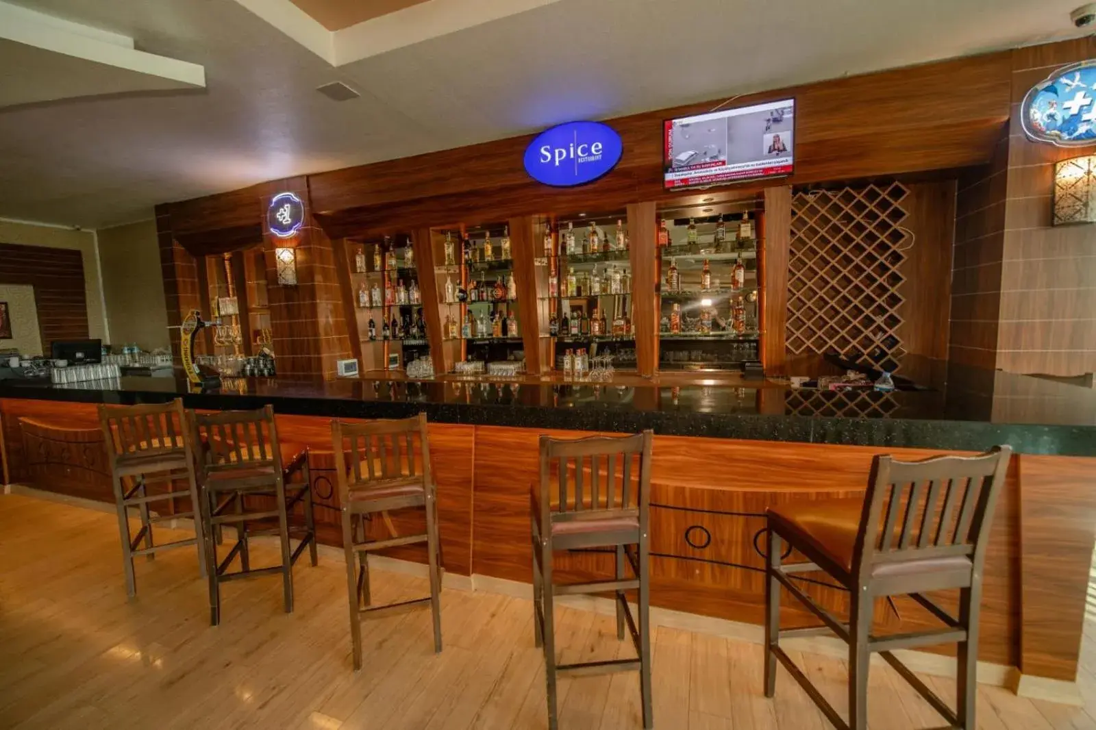 Lounge or bar in Grand Hotel & Convention Center Karaman Lounge or bar in Grand Hotel & Convention Center Karaman