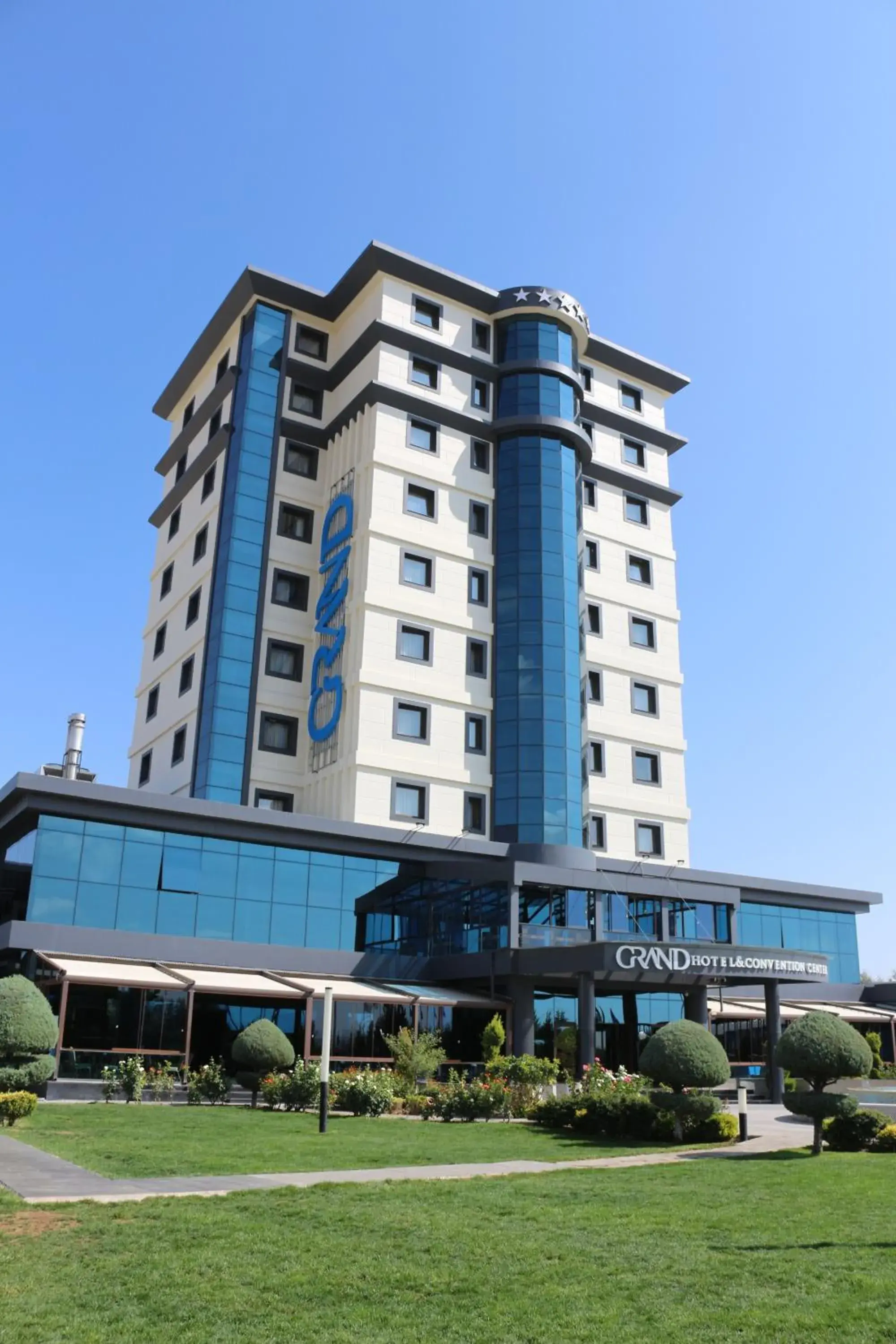 Property building in Grand Hotel & Convention Center Karaman Property building in Grand Hotel & Convention Center Karaman