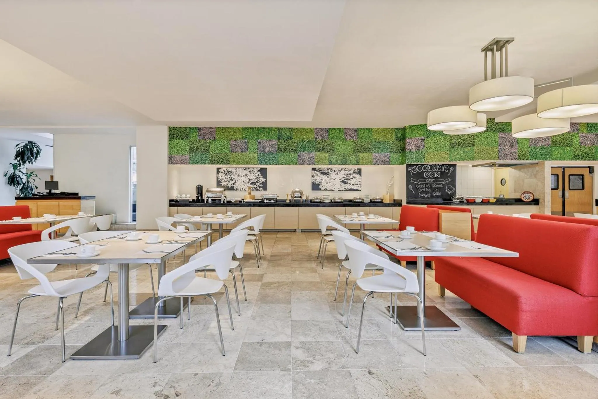 Restaurant/places to eat in Fiesta Inn Centro Historico