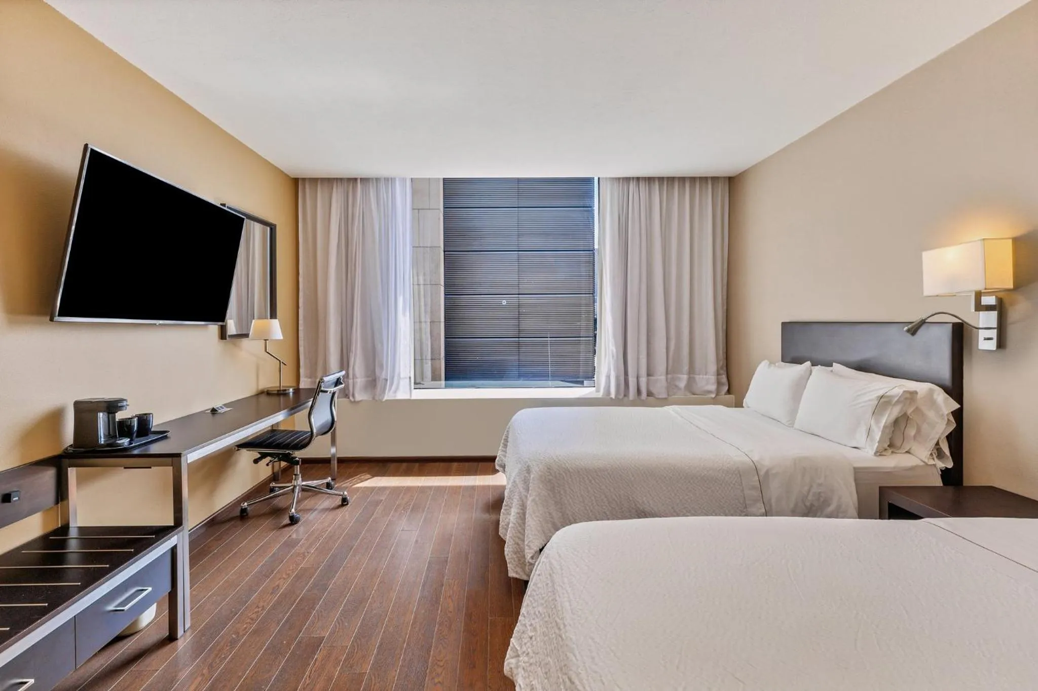 Bedroom, Bed in Fiesta Inn Centro Historico