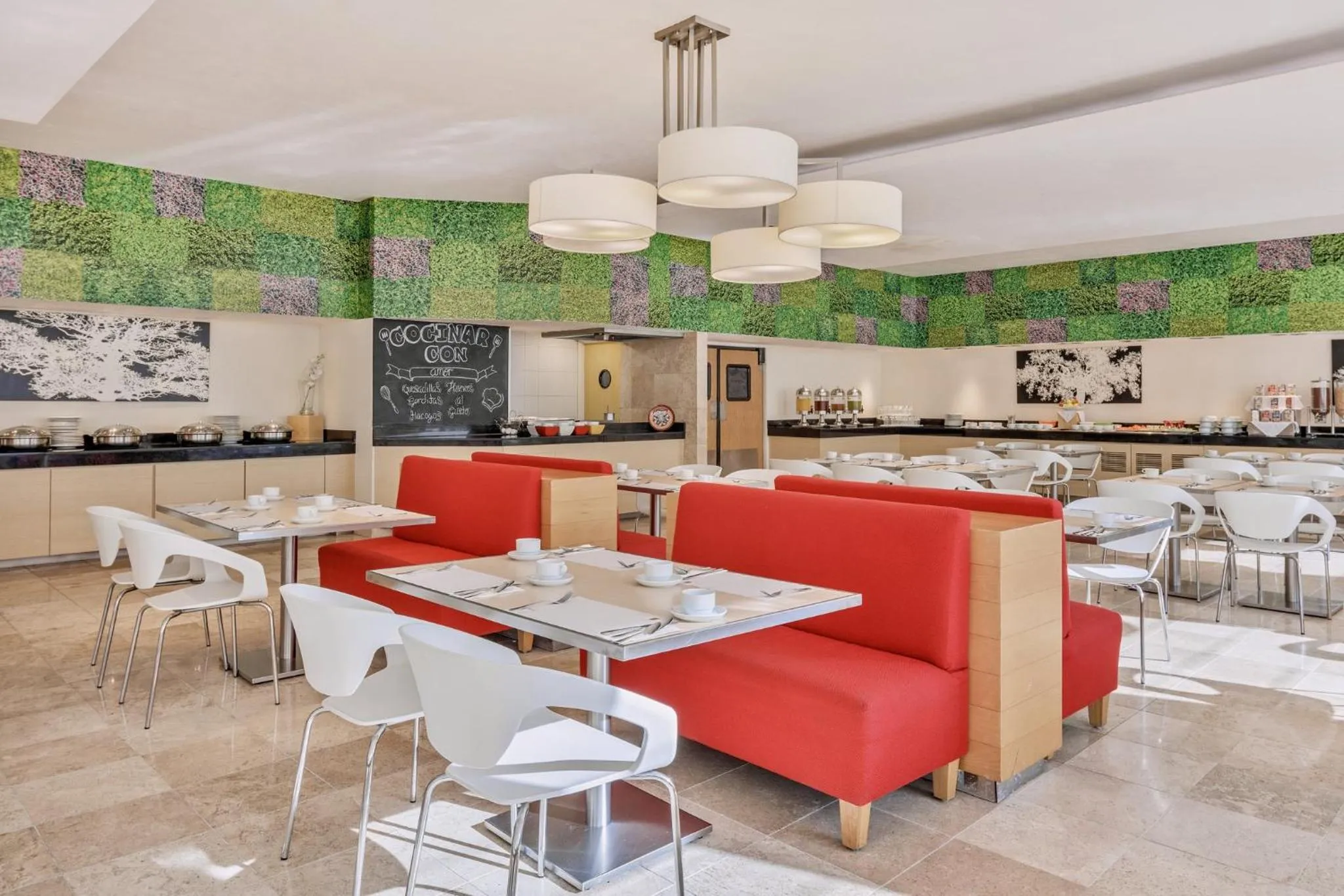 Restaurant/places to eat in Fiesta Inn Centro Historico