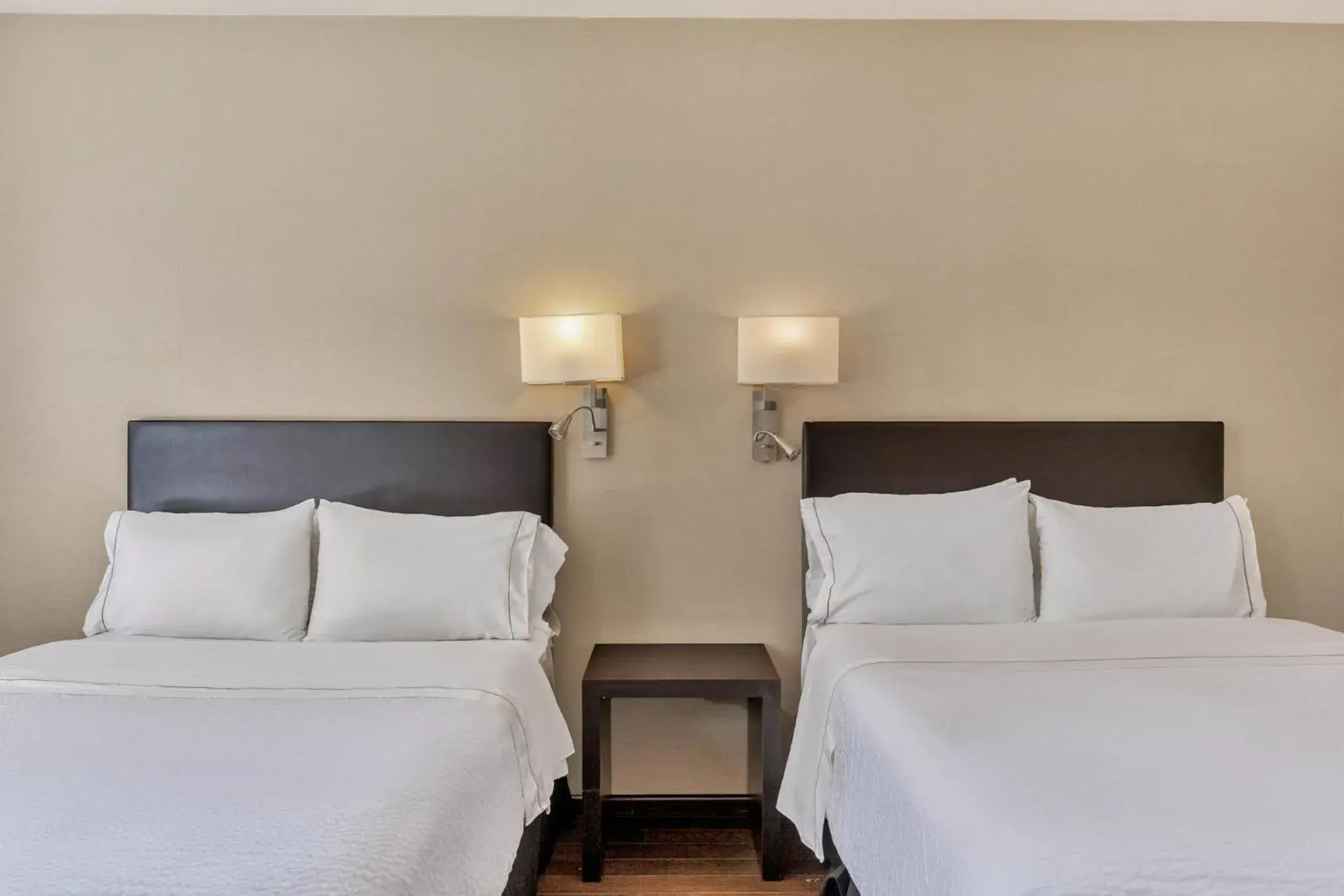 Bedroom, Bed in Fiesta Inn Centro Historico Bedroom, Bed in Fiesta Inn Centro Historico