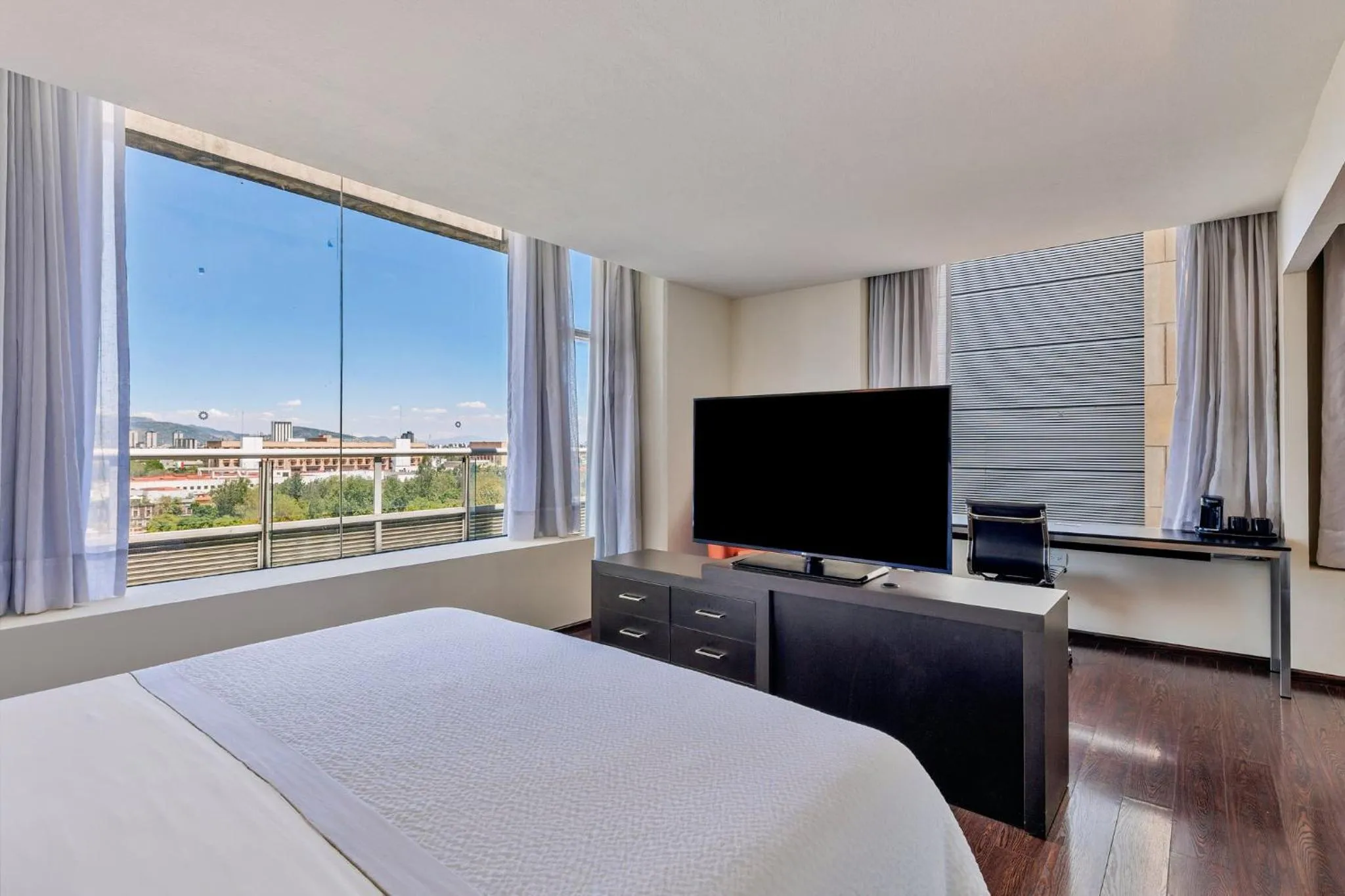 Bedroom, Bed in Fiesta Inn Centro Historico