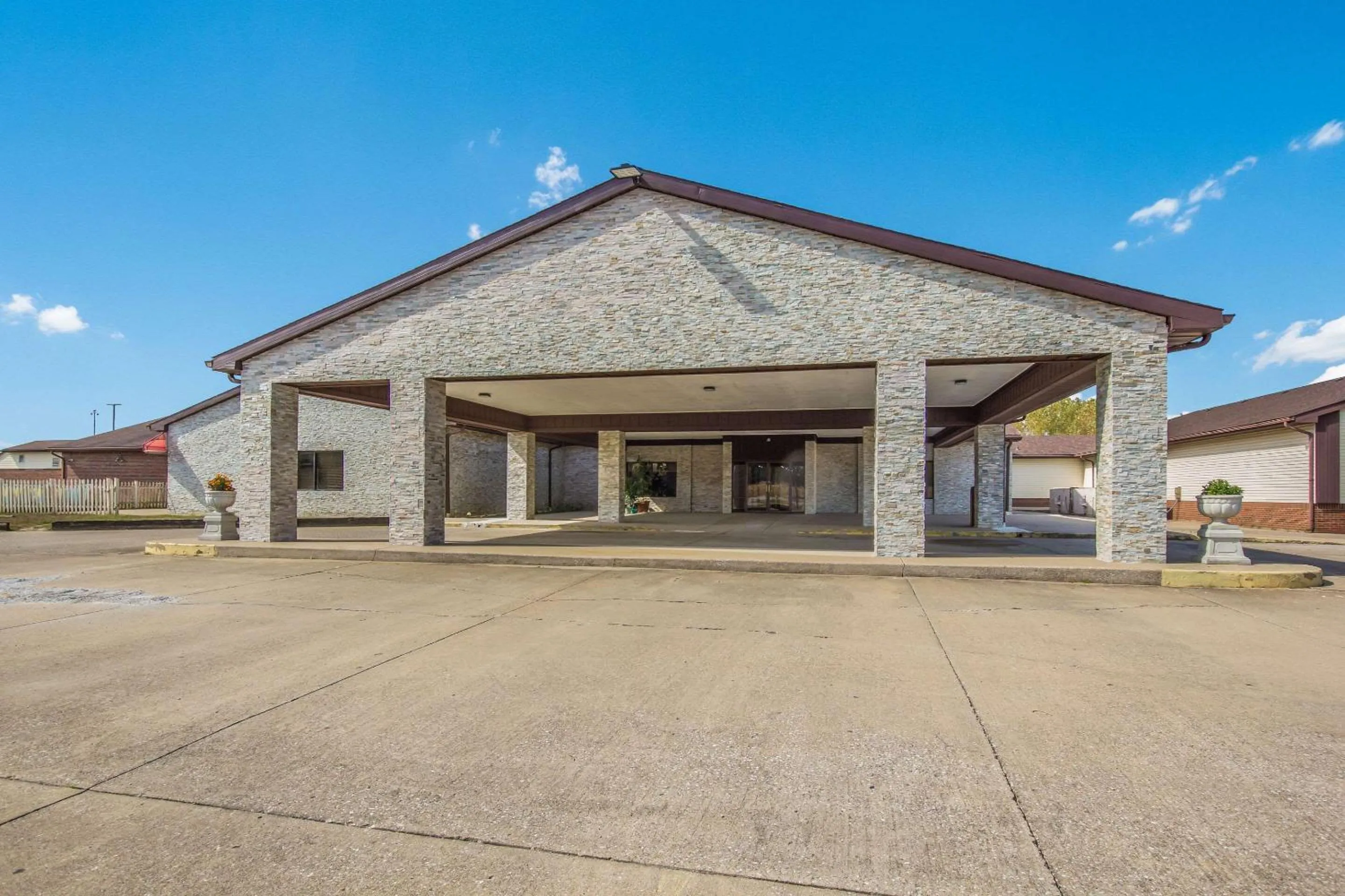 Property building in Quality Inn