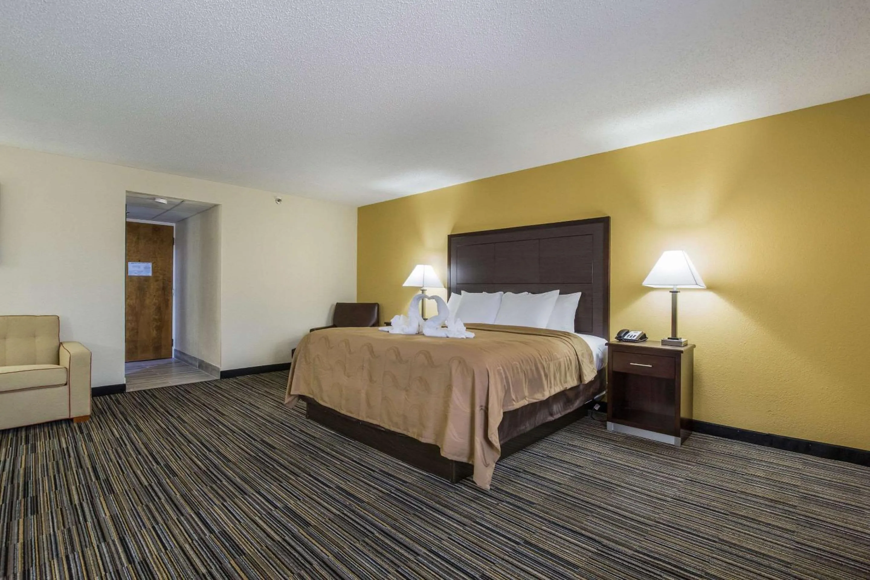Photo of the whole room, Bed in Quality Inn