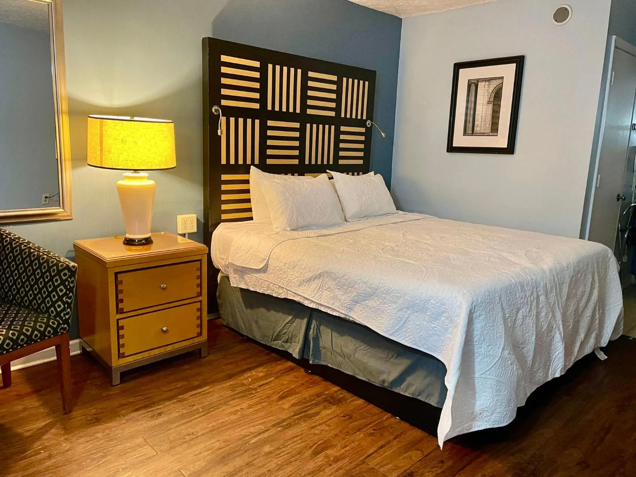 Bed in Motel M Lewisburg