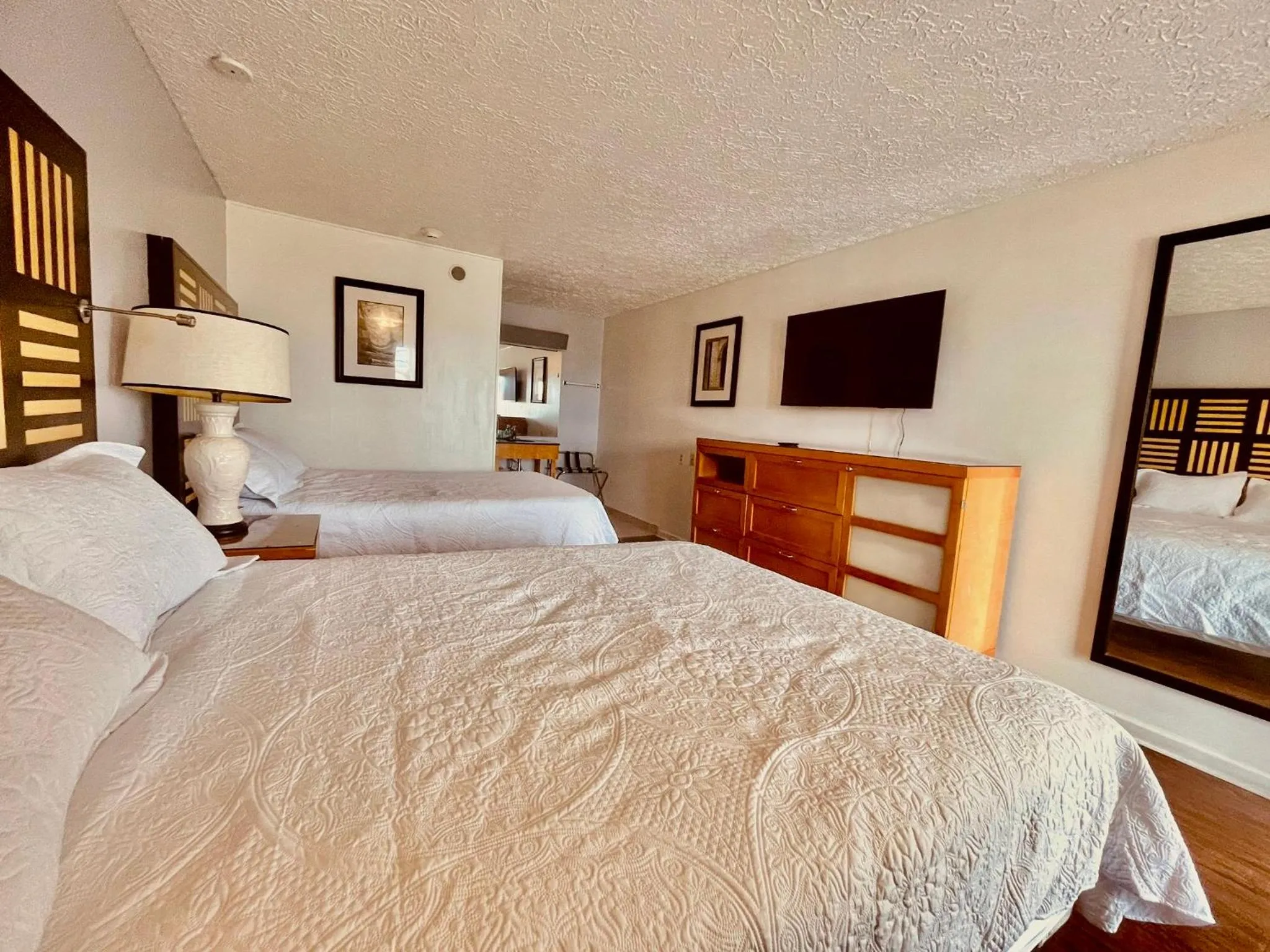 Bed in Motel M Lewisburg