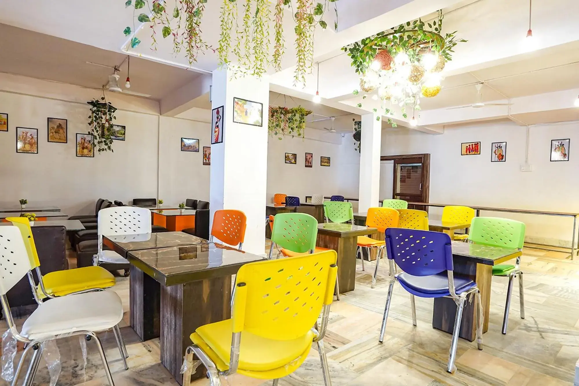 Restaurant/places to eat in FabHotel New Shanti Restaurant/places to eat in FabHotel New Shanti