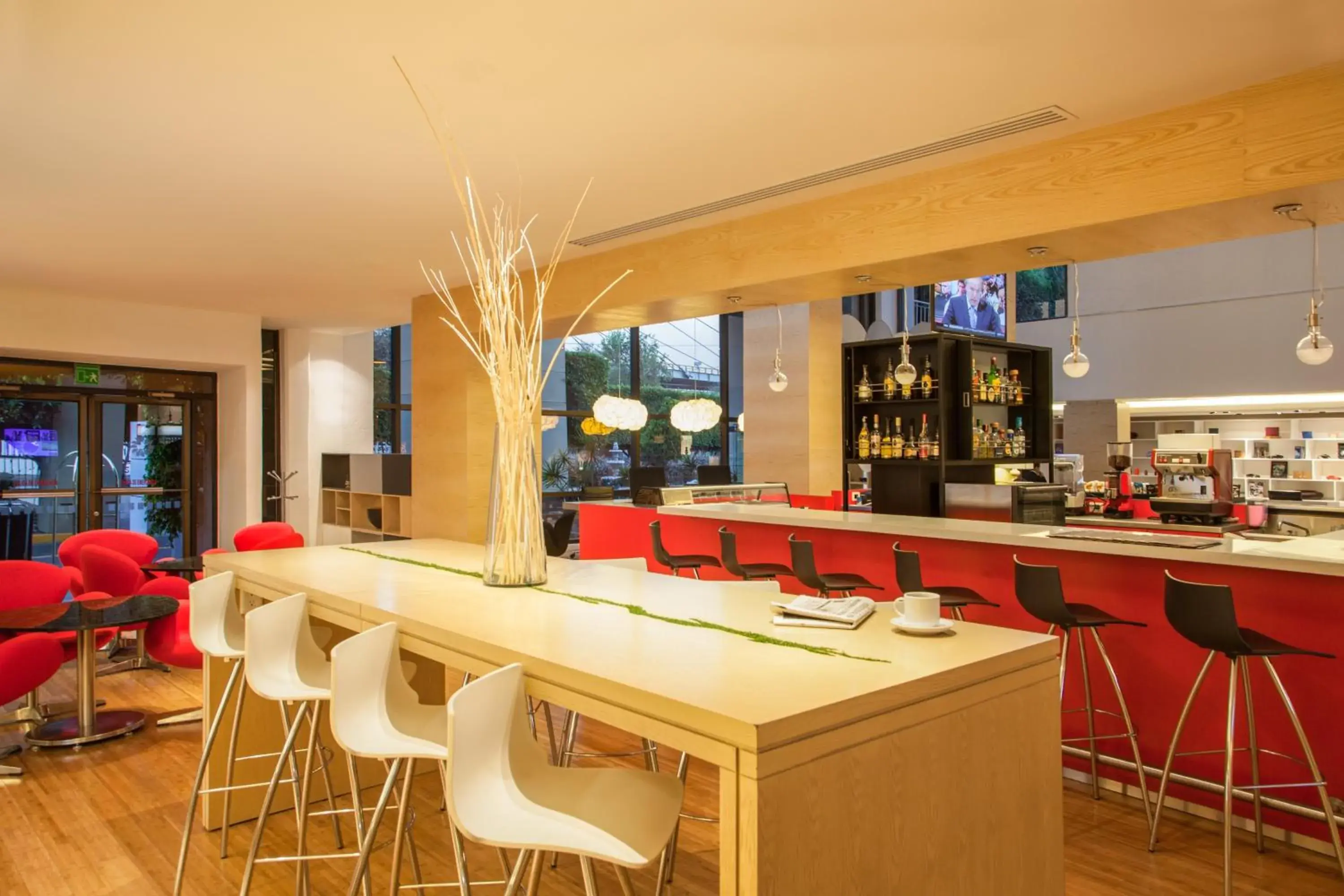 Lounge or bar in Fiesta Inn Ciudad de México Aeropuerto Lounge or bar in Fiesta Inn Ciudad de México Aeropuerto