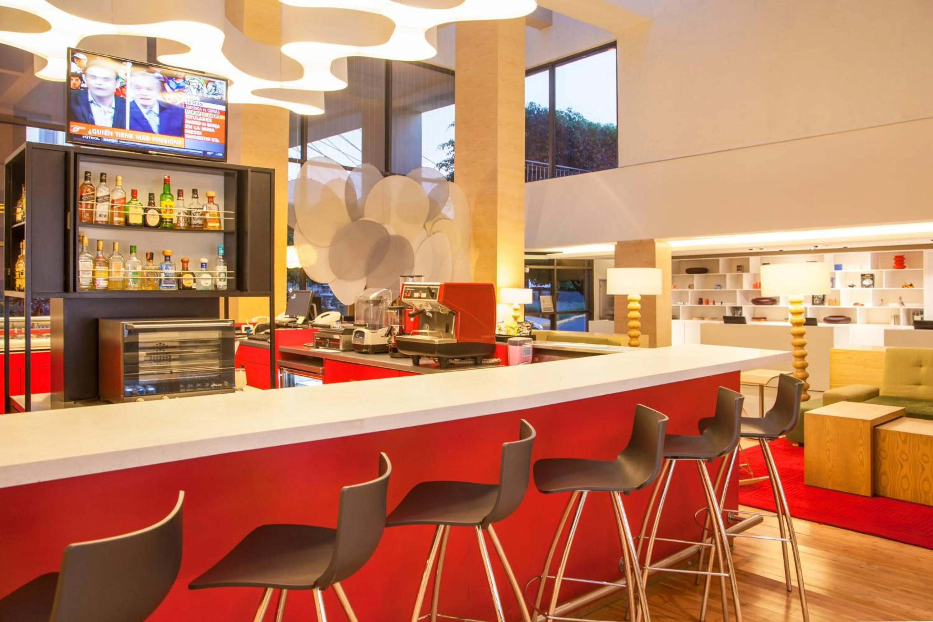 Lounge or bar in Fiesta Inn Ciudad de México Aeropuerto